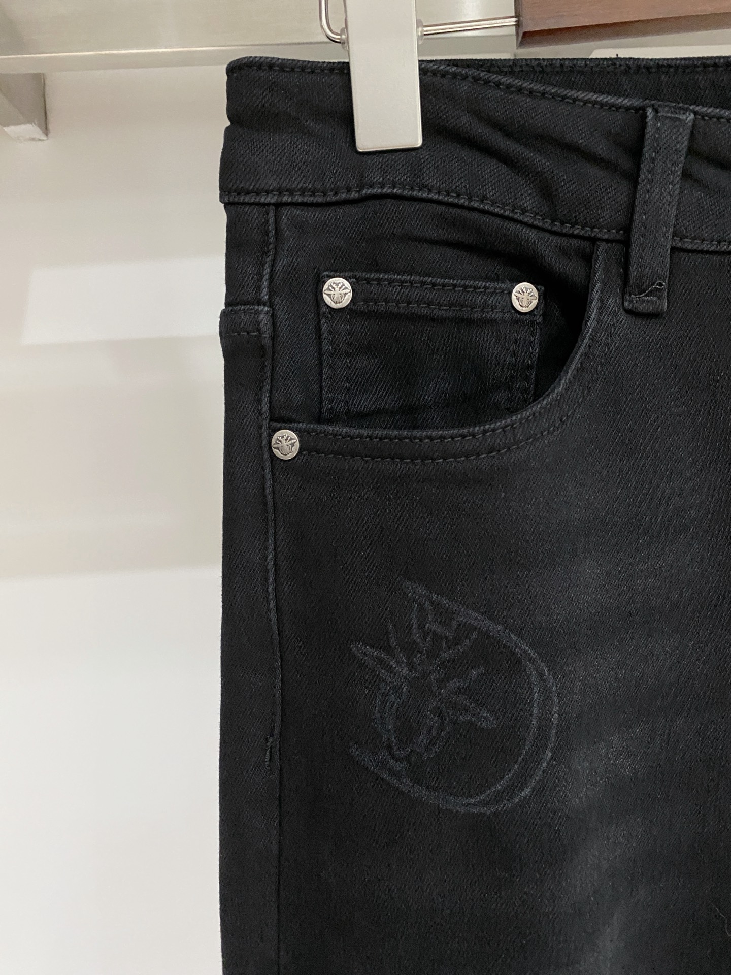 迪奥、 2025最新品，专柜同步有售，原单狠货，水洗休闲牛仔裤，进口原版水洗弹力面料，舒适有弹性，原版五