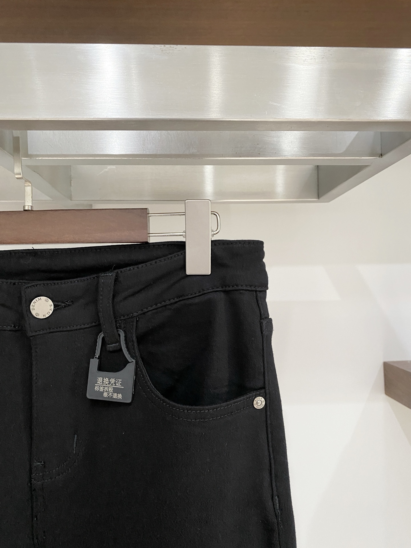 蒙口、 2025最新品，专柜同步有售，原单狠货，水洗休闲牛仔裤，进口原版水洗弹力面料，舒适有弹性，原版五
