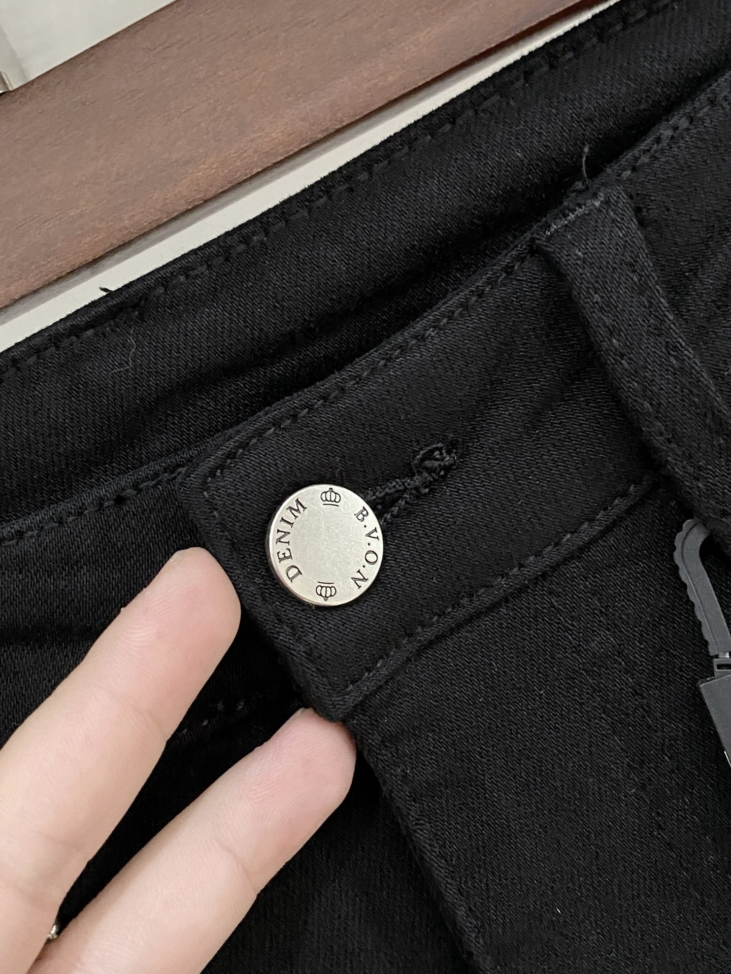 蒙口、 2025最新品，专柜同步有售，原单狠货，水洗休闲牛仔裤，进口原版水洗弹力面料，舒适有弹性，原版五