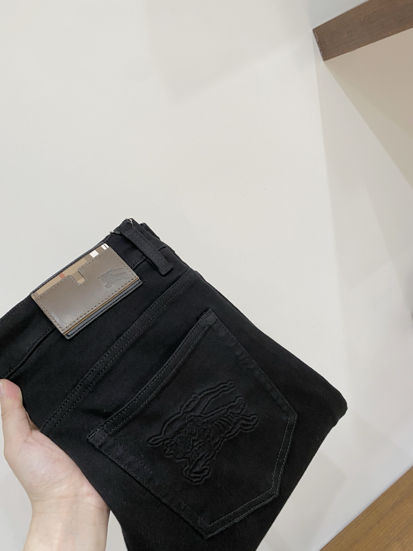 巴宝莉、 2025最新品，专柜同步有售，原单狠货，水洗休闲牛仔裤，进口原版水洗弹力面料，舒适有弹性，原版