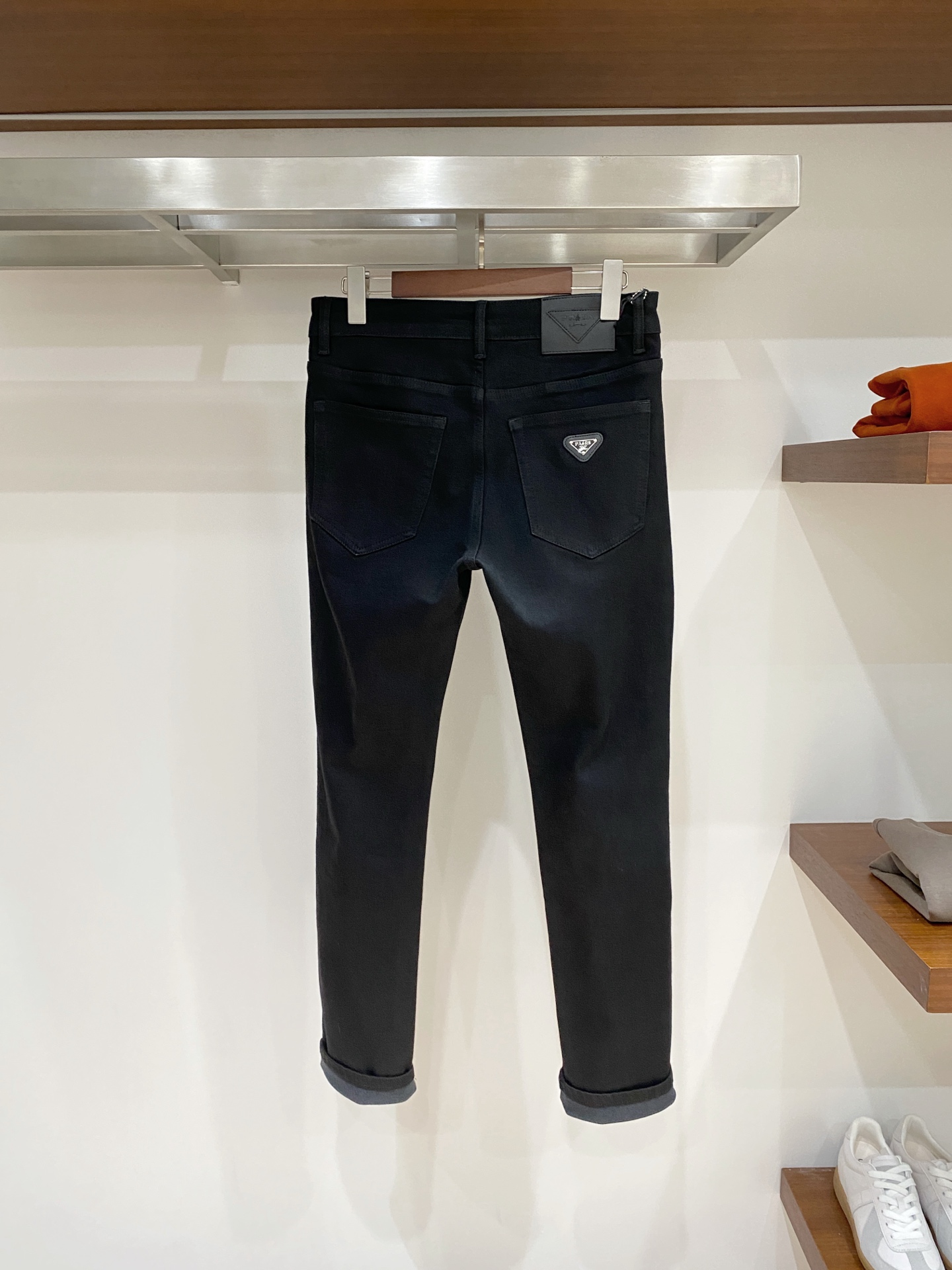 普拉达、 2025最新品，专柜同步有售，原单狠货，水洗休闲牛仔裤，进口原版水洗弹力面料，舒适有弹性，原版