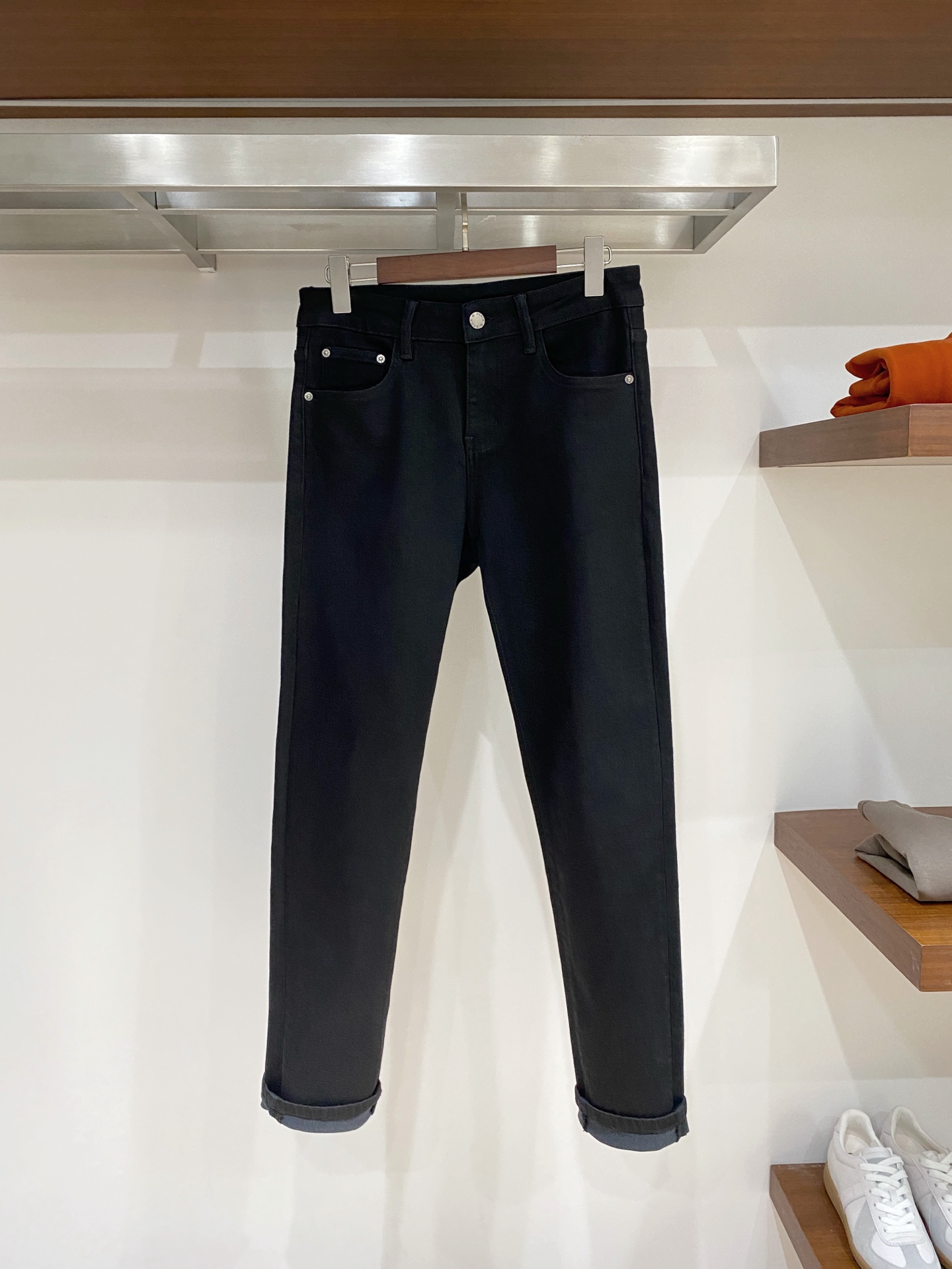 普拉达、 2025最新品，专柜同步有售，原单狠货，水洗休闲牛仔裤，进口原版水洗弹力面料，舒适有弹性，原版