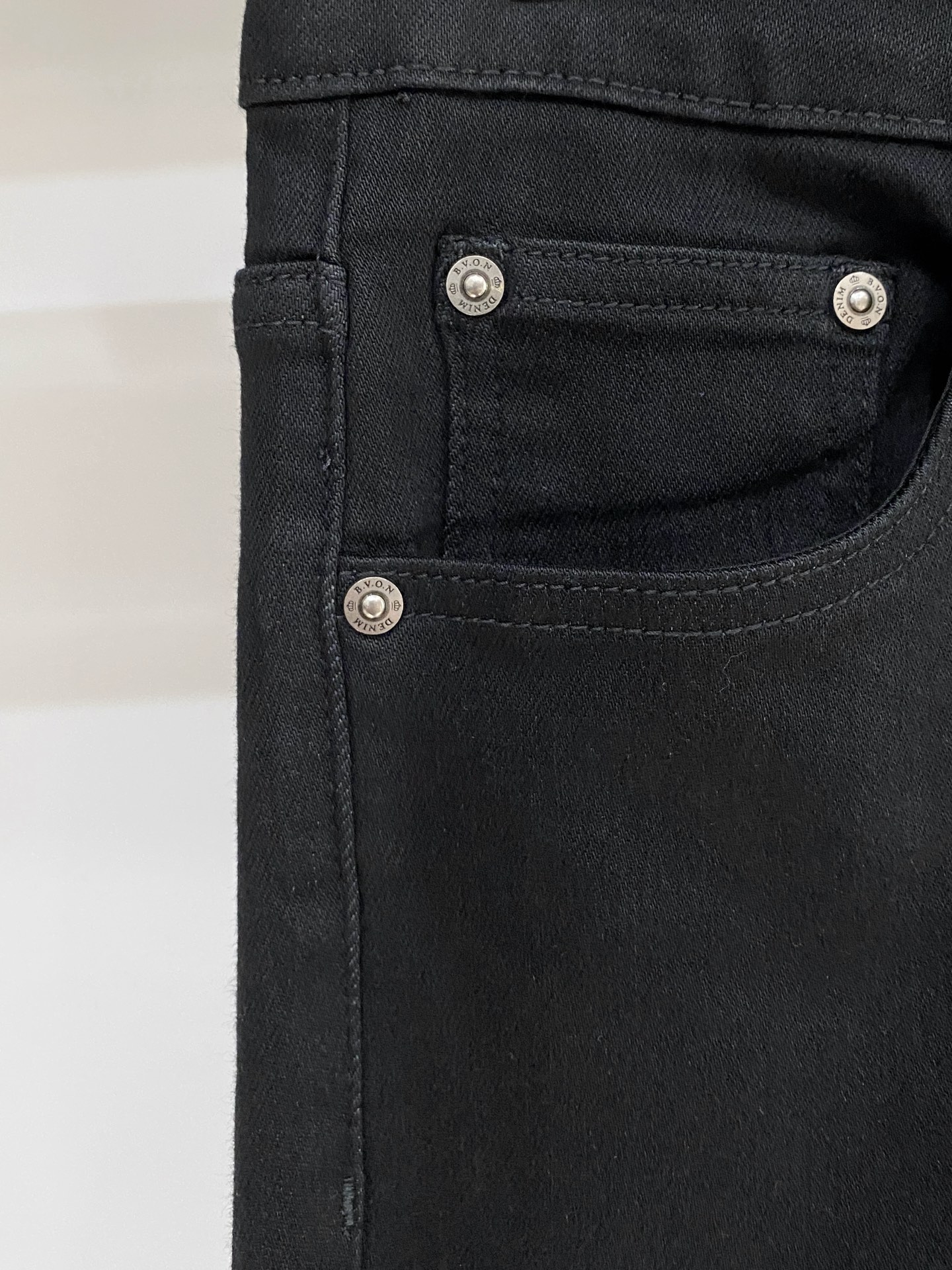 普拉达、 2025最新品，专柜同步有售，原单狠货，水洗休闲牛仔裤，进口原版水洗弹力面料，舒适有弹性，原版