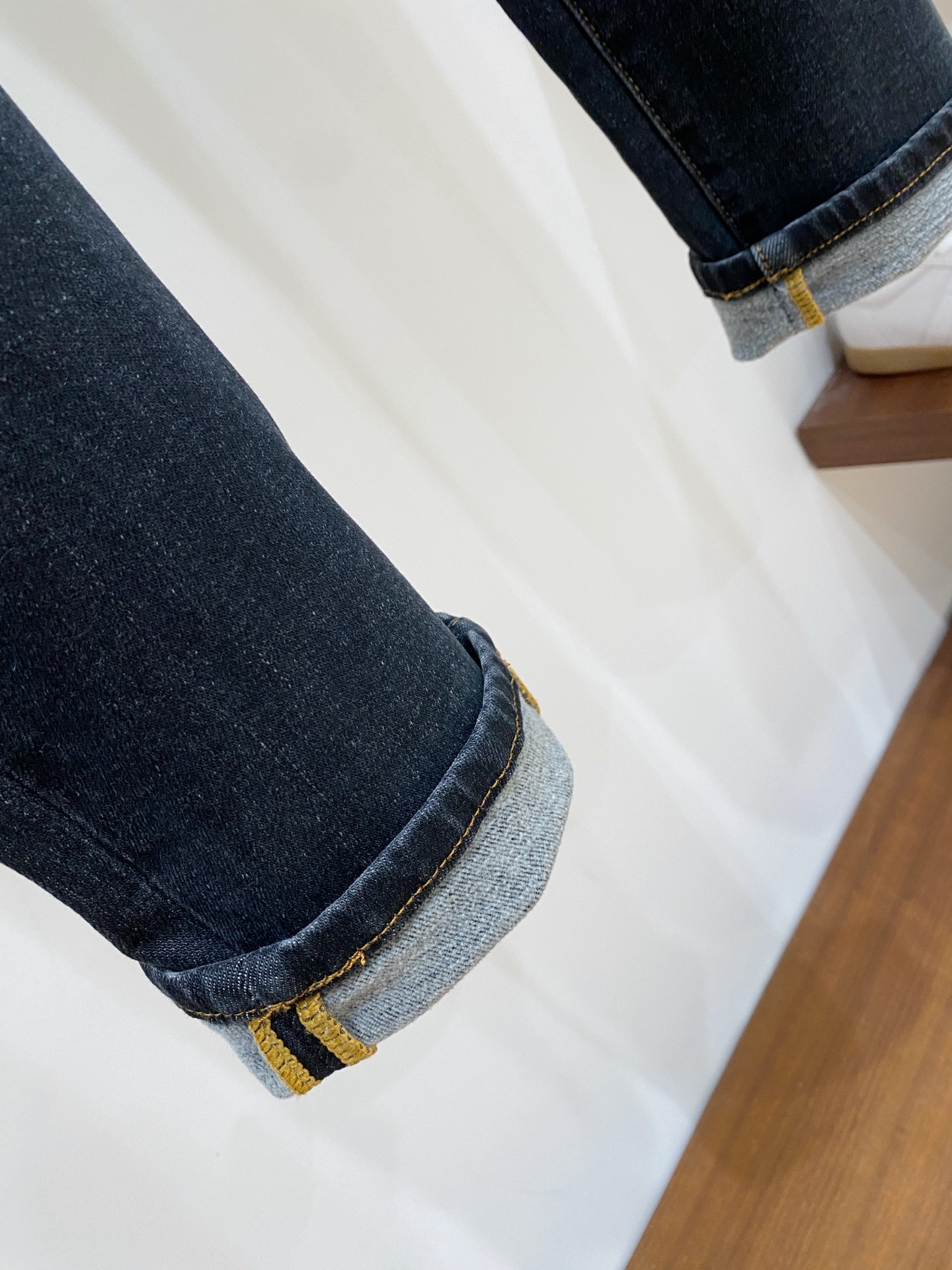 LV、 2025最新品，专柜同步有售，原单狠货，水洗休闲牛仔裤，进口原版水洗弹力面料，舒适有弹性，原版五