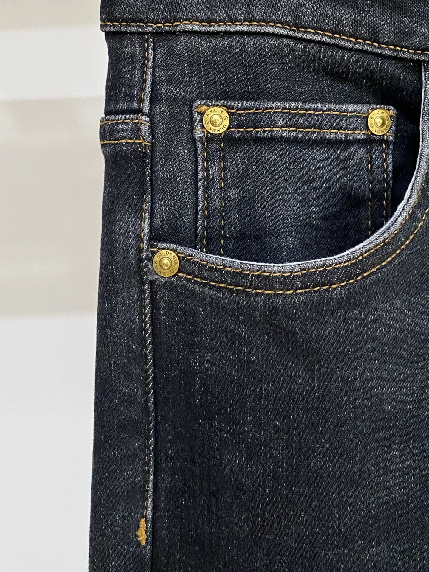 LV、 2025最新品，专柜同步有售，原单狠货，水洗休闲牛仔裤，进口原版水洗弹力面料，舒适有弹性，原版五