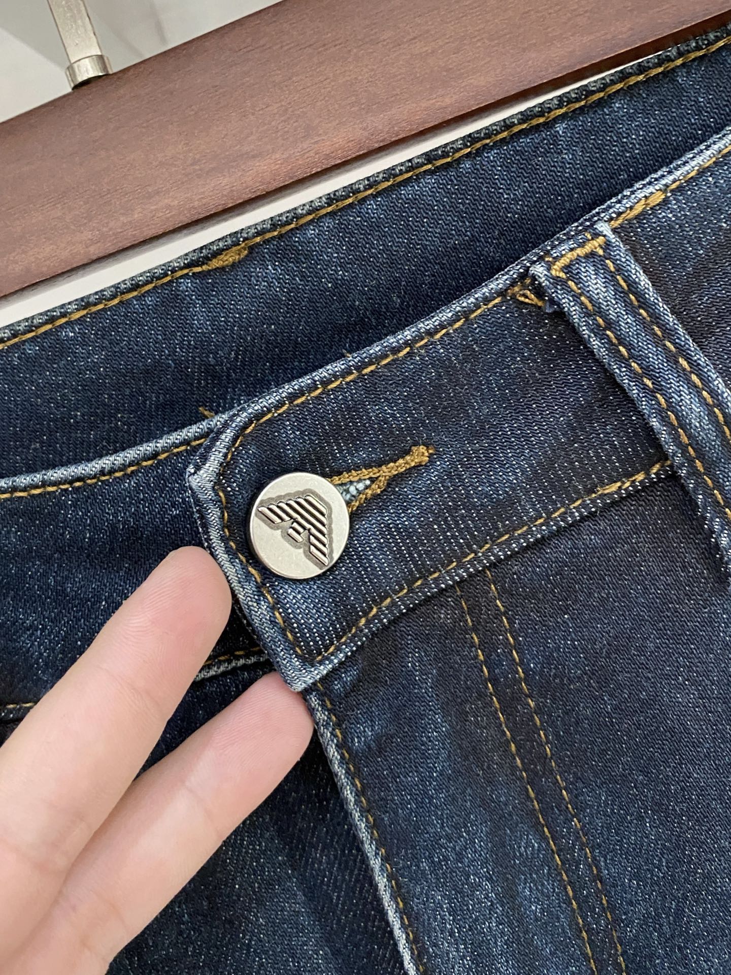 阿玛尼、 2025最新品，专柜同步有售，原单狠货，水洗休闲牛仔裤，进口原版水洗弹力面料，舒适有弹性，原版