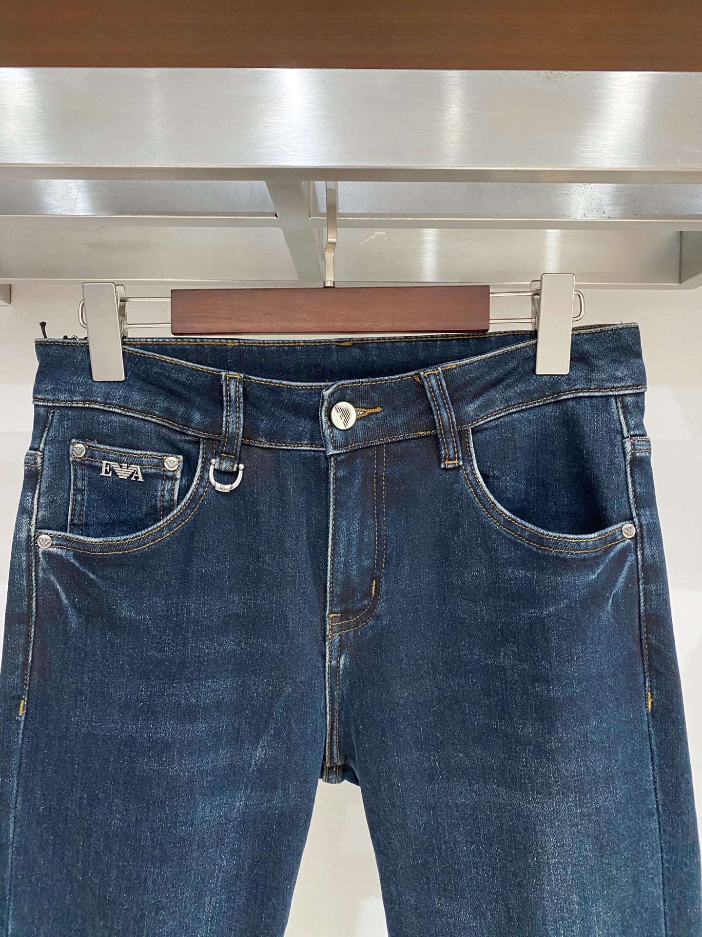 阿玛尼、 2025最新品，专柜同步有售，原单狠货，水洗休闲牛仔裤，进口原版水洗弹力面料，舒适有弹性，原版