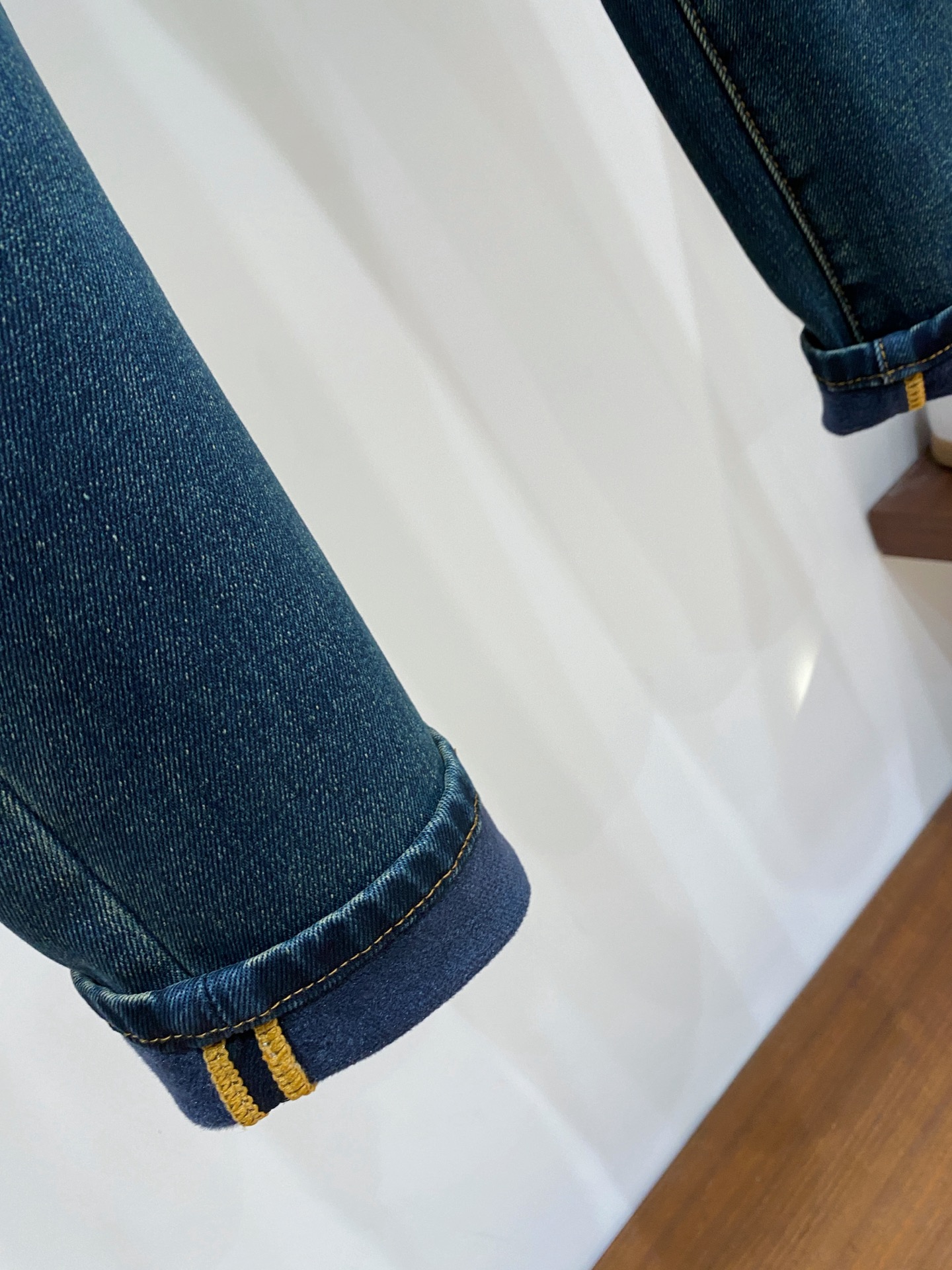 普拉达、 2025最新品，专柜同步有售，原单狠货，水洗休闲牛仔裤，进口原版水洗弹力面料，舒适有弹性，原版