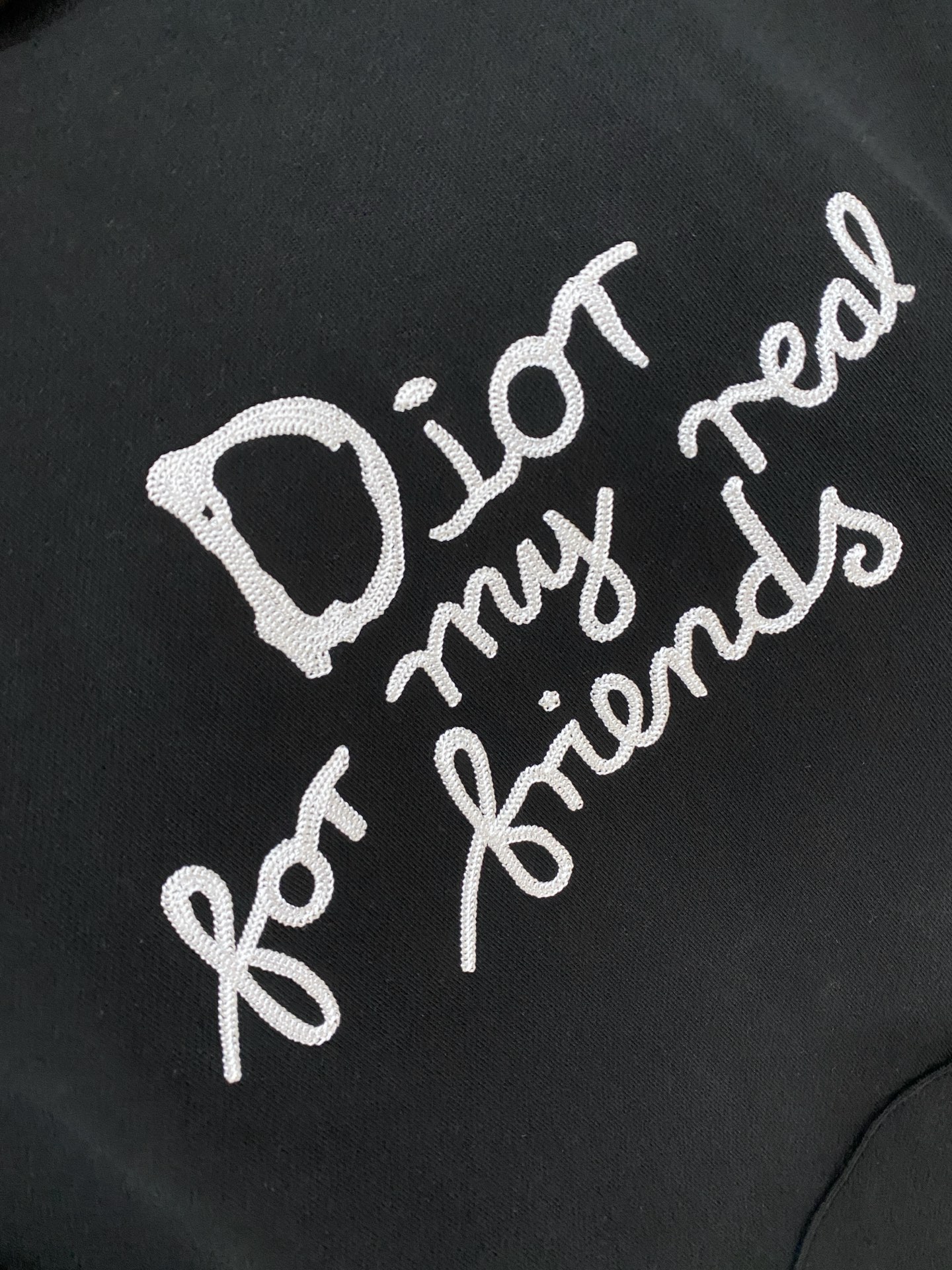 迪奥、2025新品卫衣，帅气时尚，胸前精致刺绣字母logo，简约百搭款。面料棉 不仅挺括，保持潮流的廓形