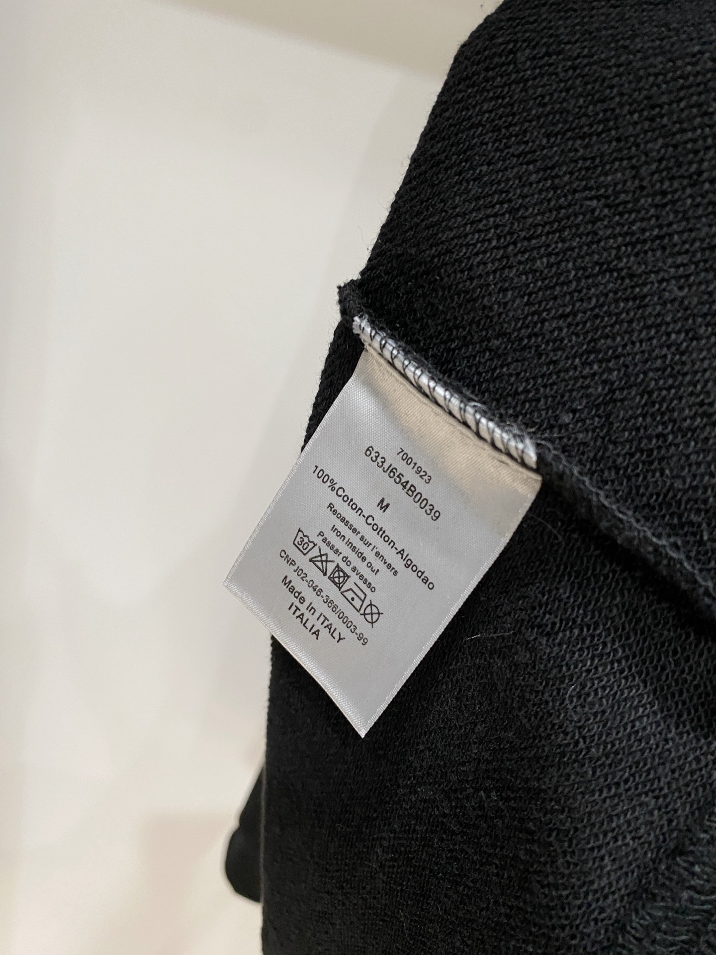 迪奥、2025新品卫衣，帅气时尚，胸前精致刺绣字母logo，简约百搭款。面料棉 不仅挺括，保持潮流的廓形