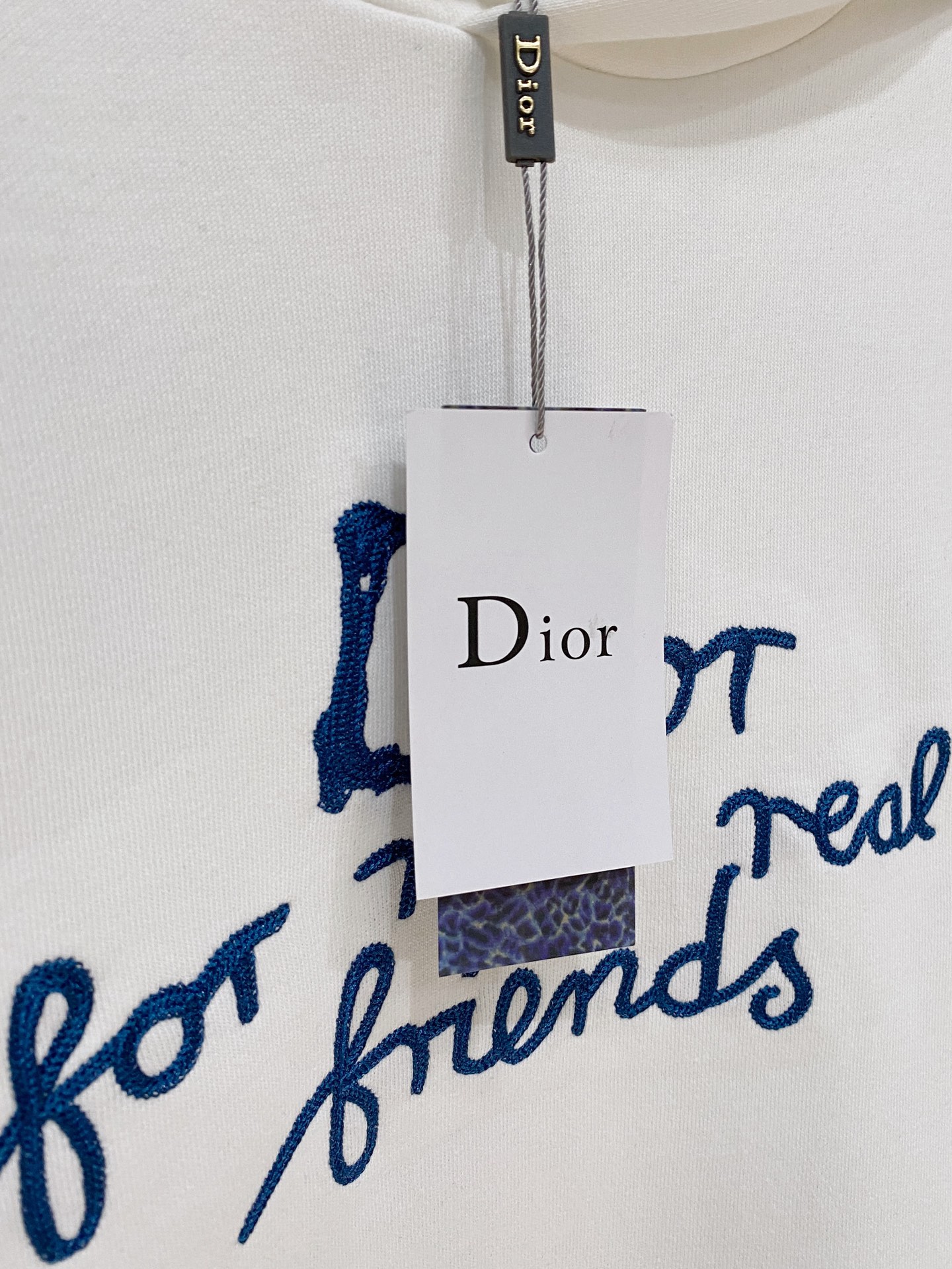 迪奥、2025新品卫衣，帅气时尚，胸前精致刺绣字母logo，简约百搭款。面料棉 不仅挺括，保持潮流的廓形