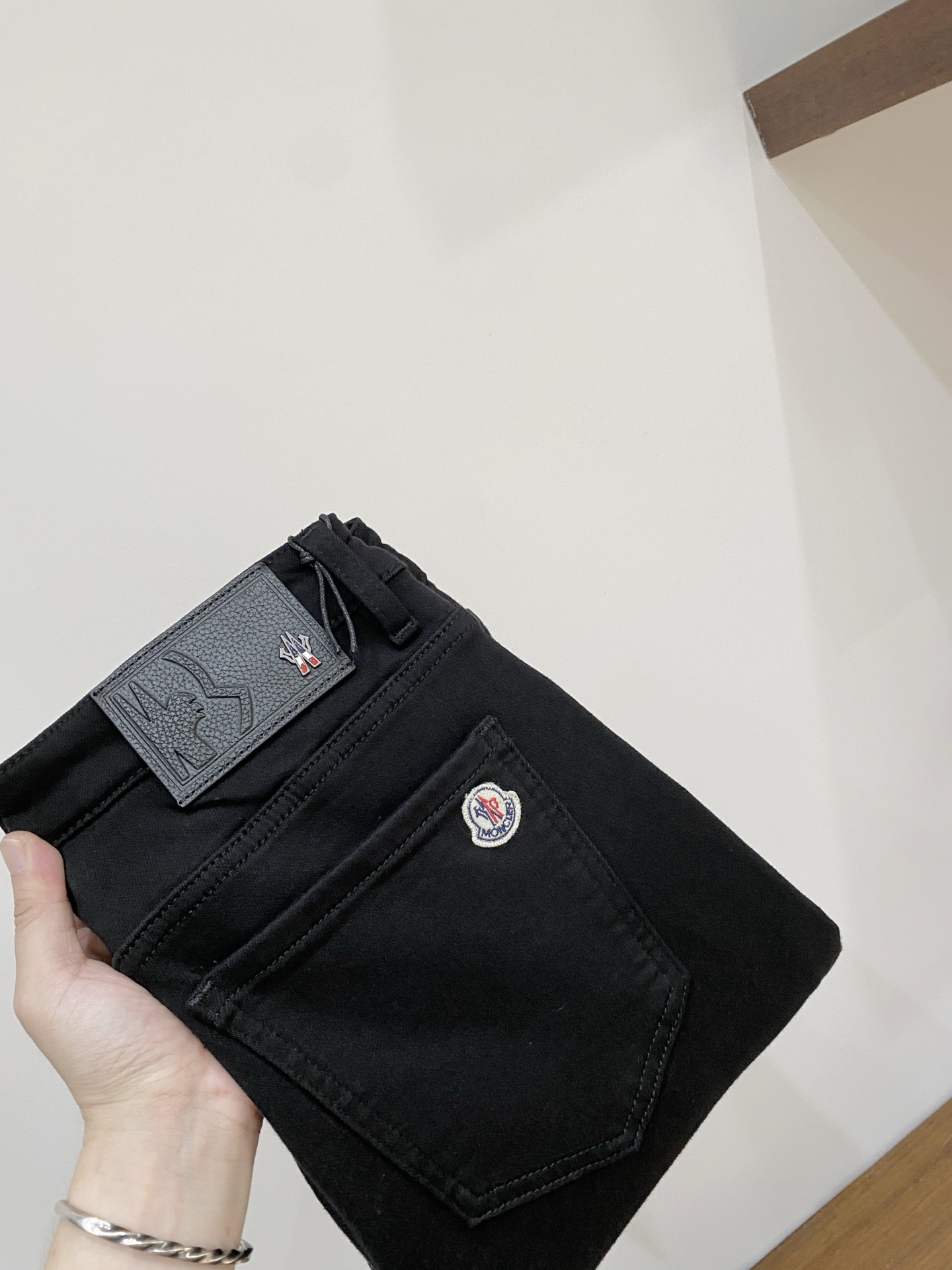 蒙口、 2025最新品，专柜同步有售，原单狠货，水洗休闲牛仔裤，进口原版水洗弹力面料，舒适有弹性，原版五