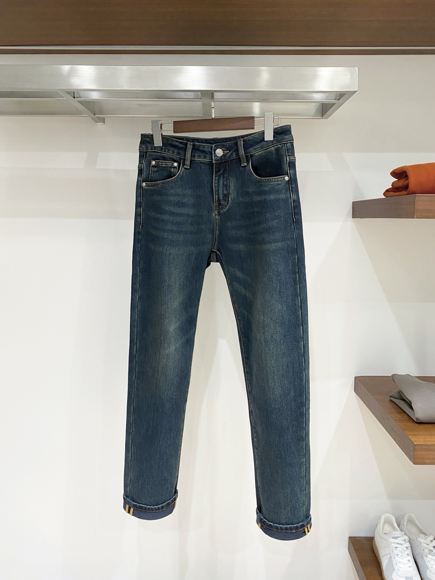 普拉达、 2025最新品，专柜同步有售，原单狠货，水洗休闲牛仔裤，进口原版水洗弹力面料，舒适有弹性，原版