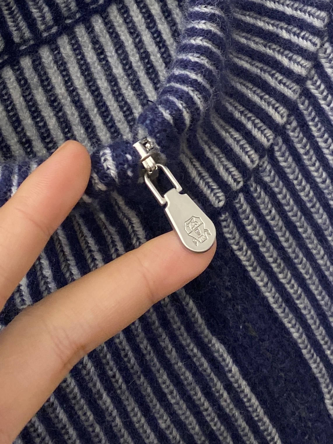 Brunello Cucinelli、2025新品羊毛衣外套 具有手感细腻柔软，可直接与肌肤接触，让暖心