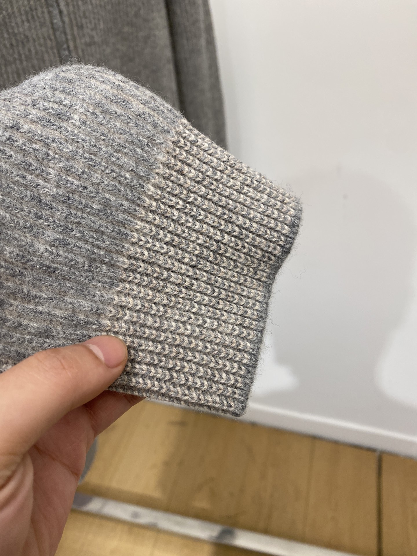 Brunello Cucinelli、2025新品羊毛衣外套 具有手感细腻柔软，可直接与肌肤接触，让暖心