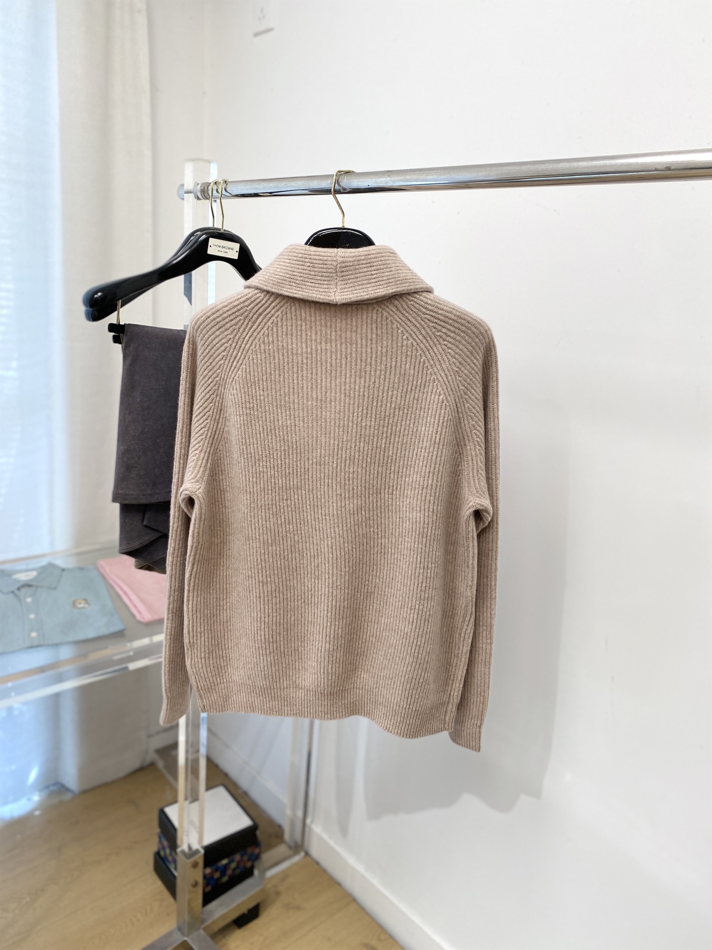 lP🆕、2025新品针织开衫羊毛衣外套 具有手感细腻柔软，可直接与肌肤接触，让暖心的纱线变化出细腻的质感