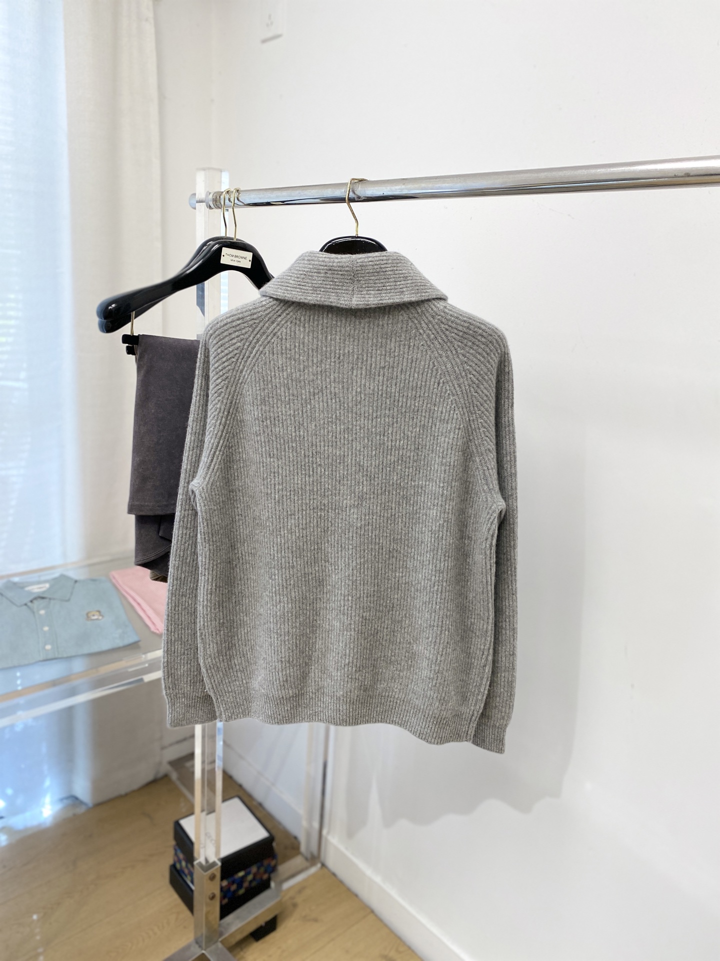 lP🆕、2025新品针织开衫羊毛衣外套 具有手感细腻柔软，可直接与肌肤接触，让暖心的纱线变化出细腻的质感