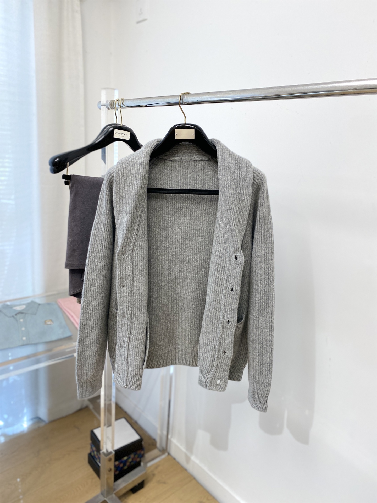 lP🆕、2025新品针织开衫羊毛衣外套 具有手感细腻柔软，可直接与肌肤接触，让暖心的纱线变化出细腻的质感