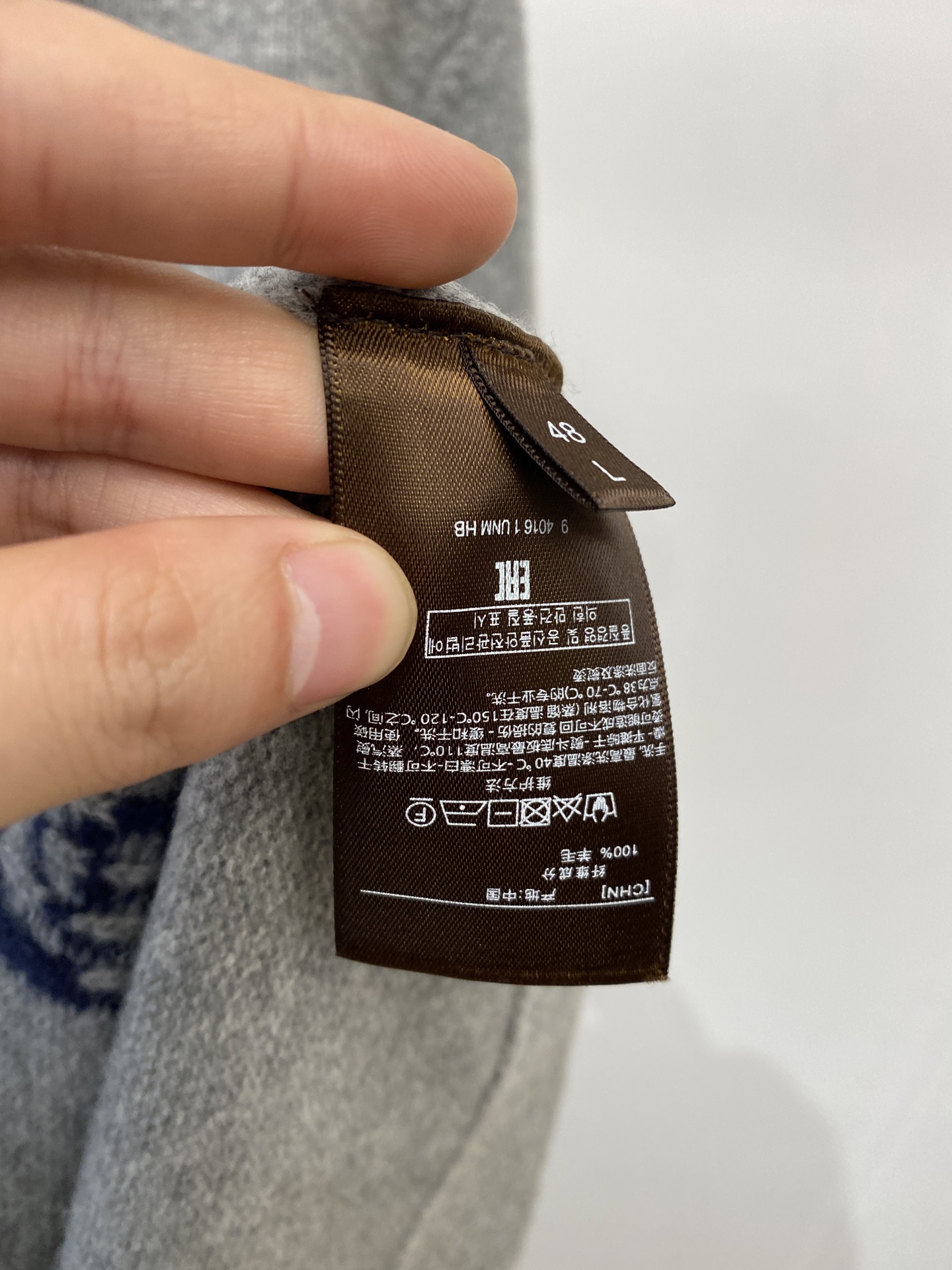 巴宝莉、2025新品羊毛衣 具有手感细腻柔软，可直接与肌肤接触，让暖心的纱线变化出细腻的质感，顶级工艺极