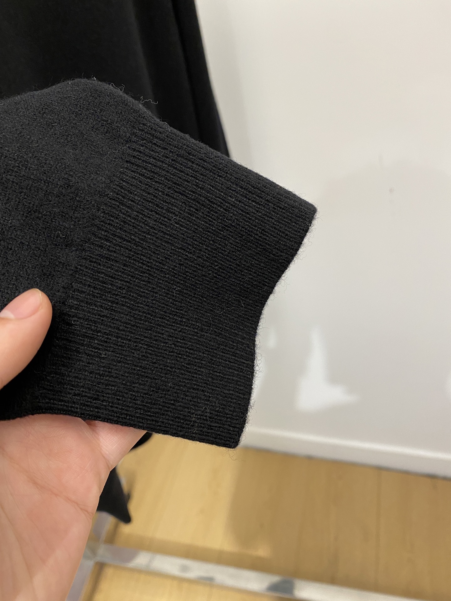 lP🆕、2025新品羊毛衣 具有手感细腻柔软，可直接与肌肤接触，让暖心的纱线变化出细腻的质感，顶级工艺极