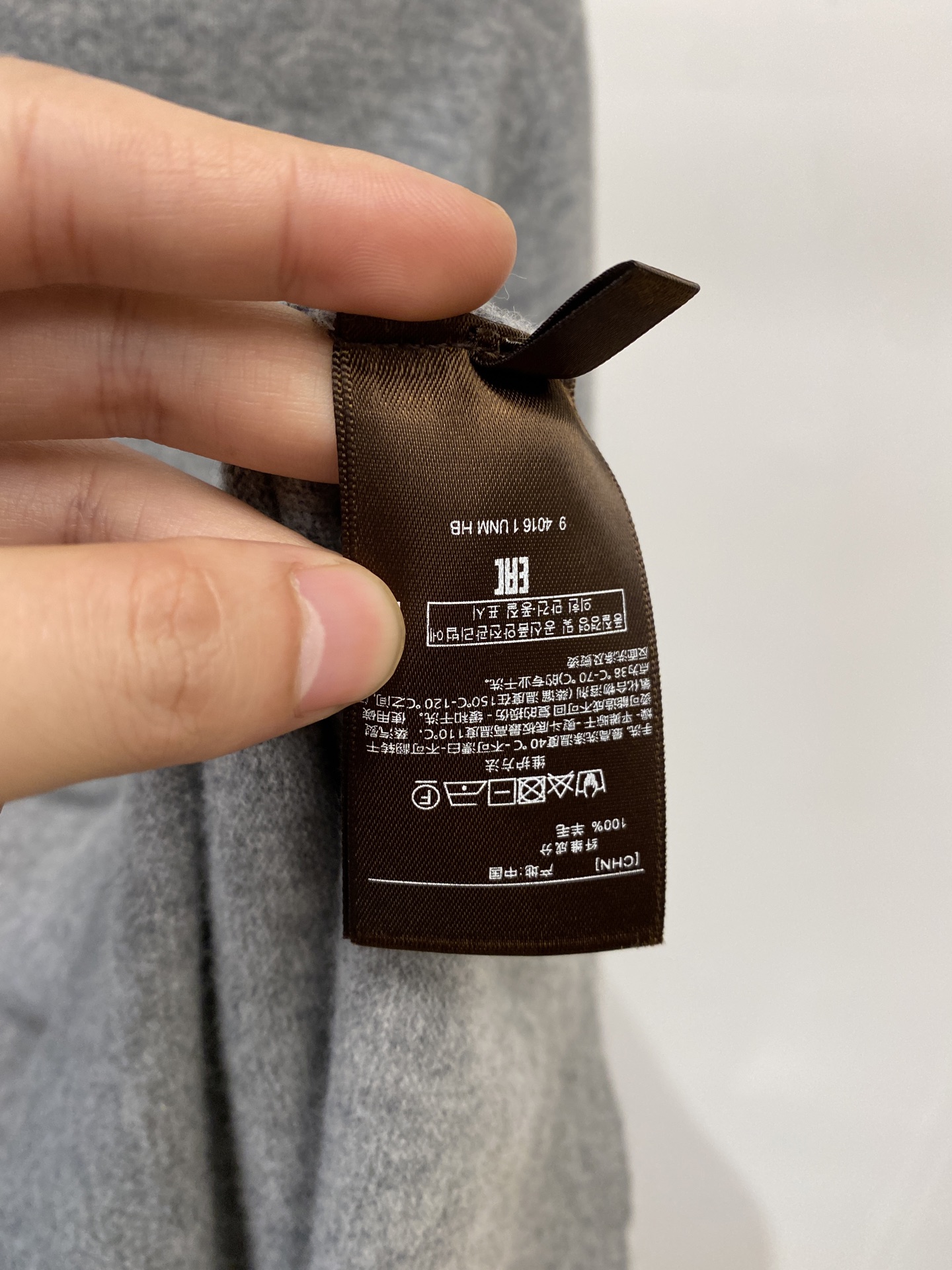 lP🆕、2025新品羊毛衣 具有手感细腻柔软，可直接与肌肤接触，让暖心的纱线变化出细腻的质感，顶级工艺极