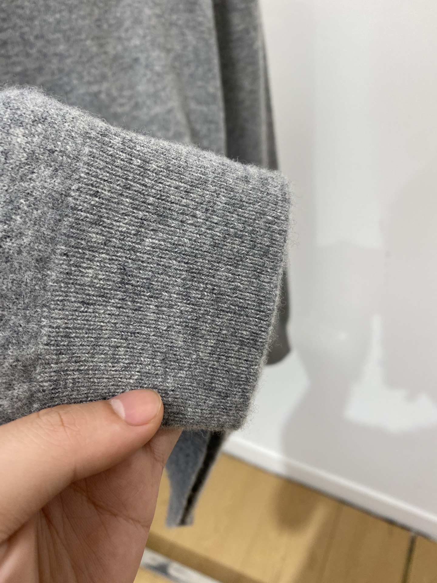 lP🆕、2025新品羊毛衣 具有手感细腻柔软，可直接与肌肤接触，让暖心的纱线变化出细腻的质感，顶级工艺极