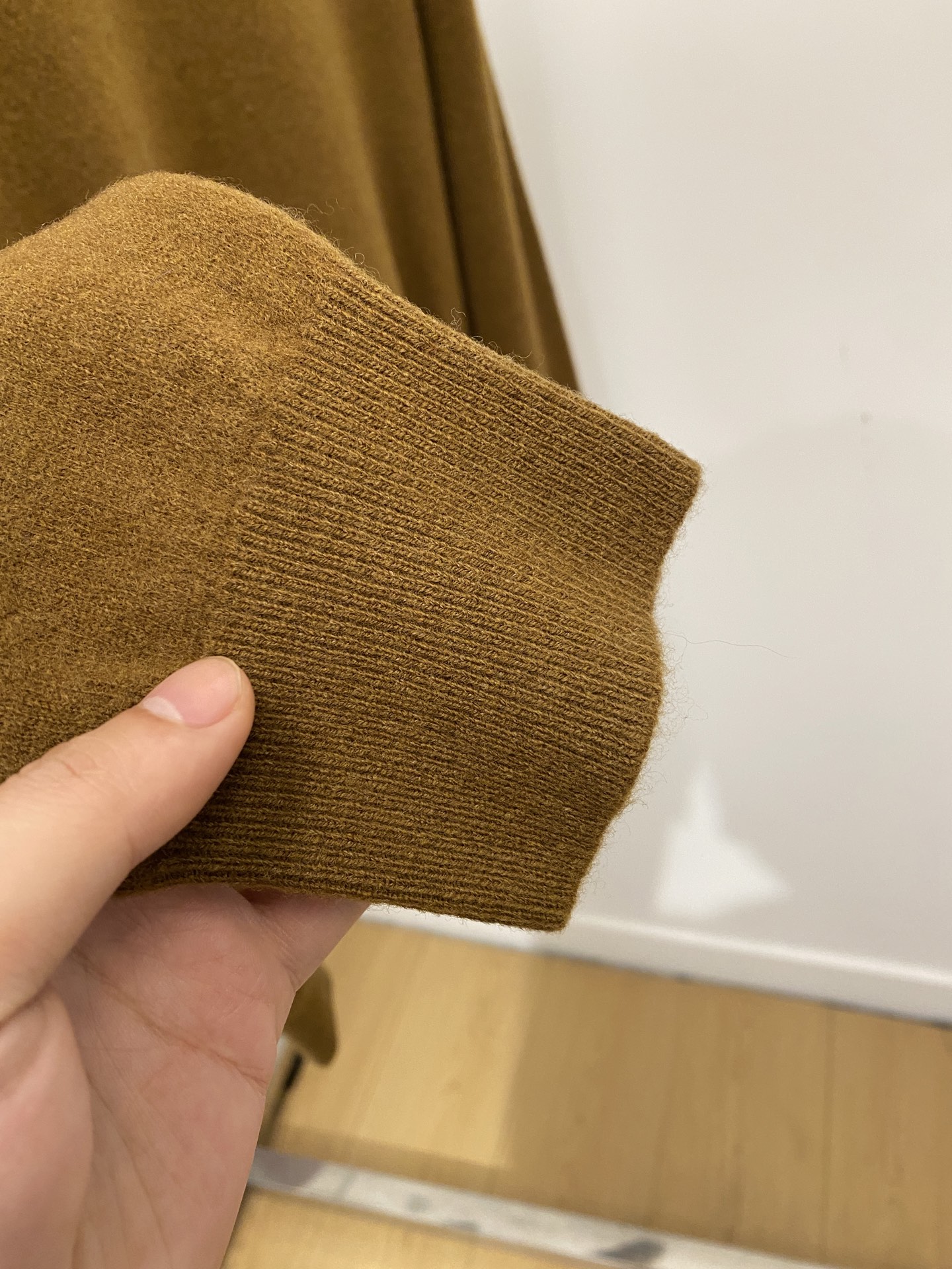 lP🆕、2025新品羊毛衣 具有手感细腻柔软，可直接与肌肤接触，让暖心的纱线变化出细腻的质感，顶级工艺极