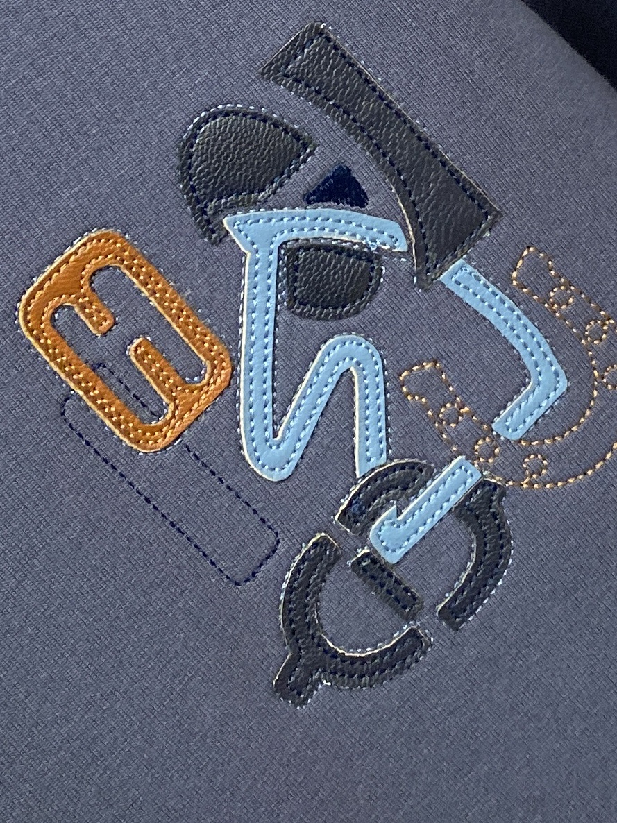 爱马仕、2025最新品，时尚休闲套装，顶级原版面料打造，穿着舒适，吸湿性透气性都非常良好，色牢度超高！无