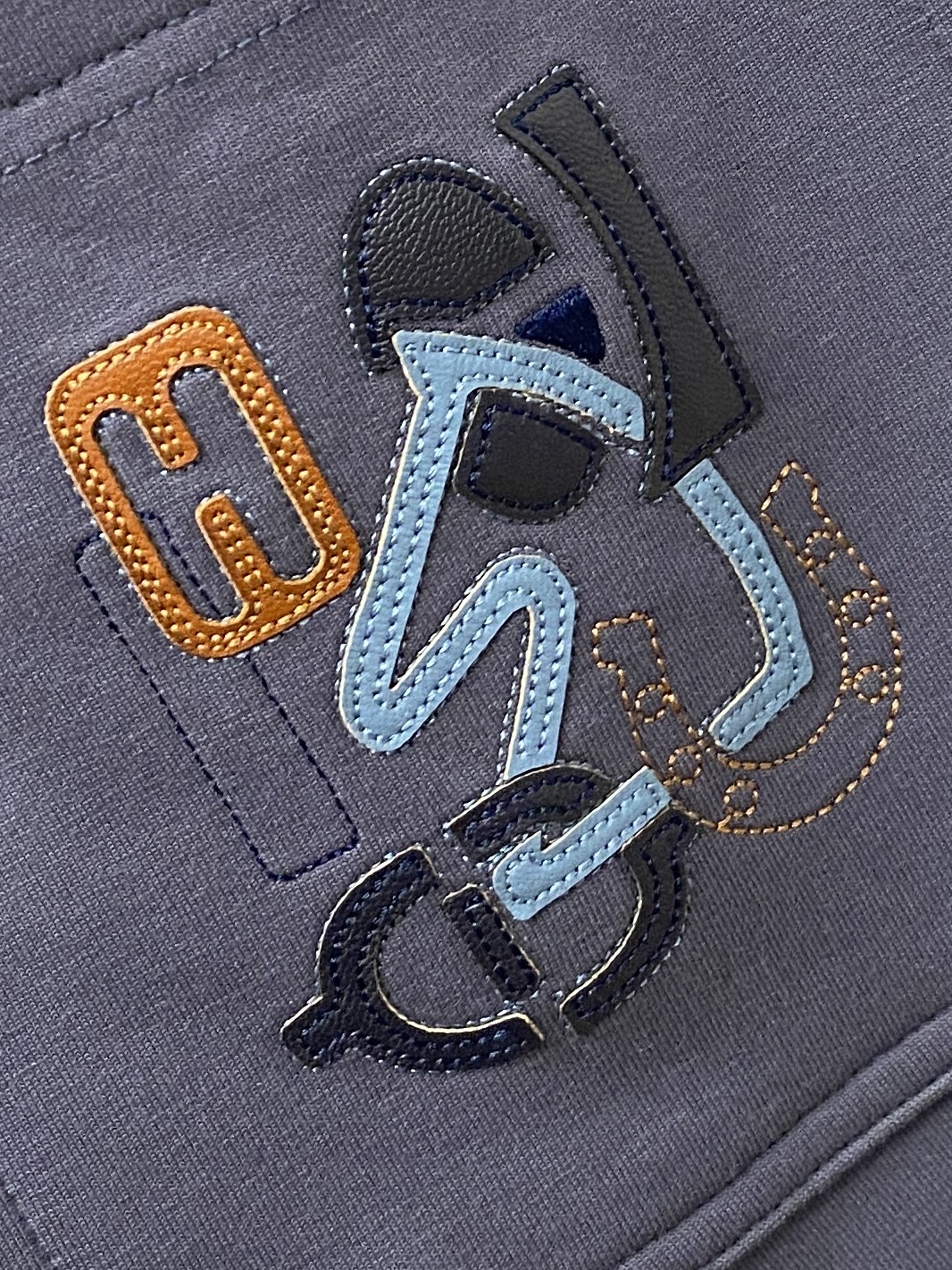 爱马仕、2025最新品，时尚休闲套装，顶级原版面料打造，穿着舒适，吸湿性透气性都非常良好，色牢度超高！无