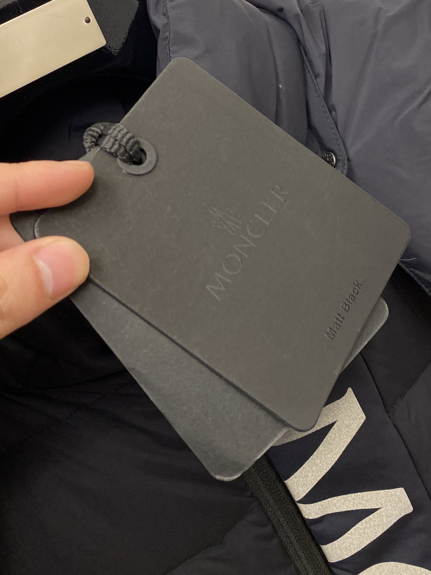 蒙口、2025最新款男士轻薄羽绒服、面料柔软舒适 ．上身版型超赞 ．拉链．辅料都是客供 、进口面料，轻便