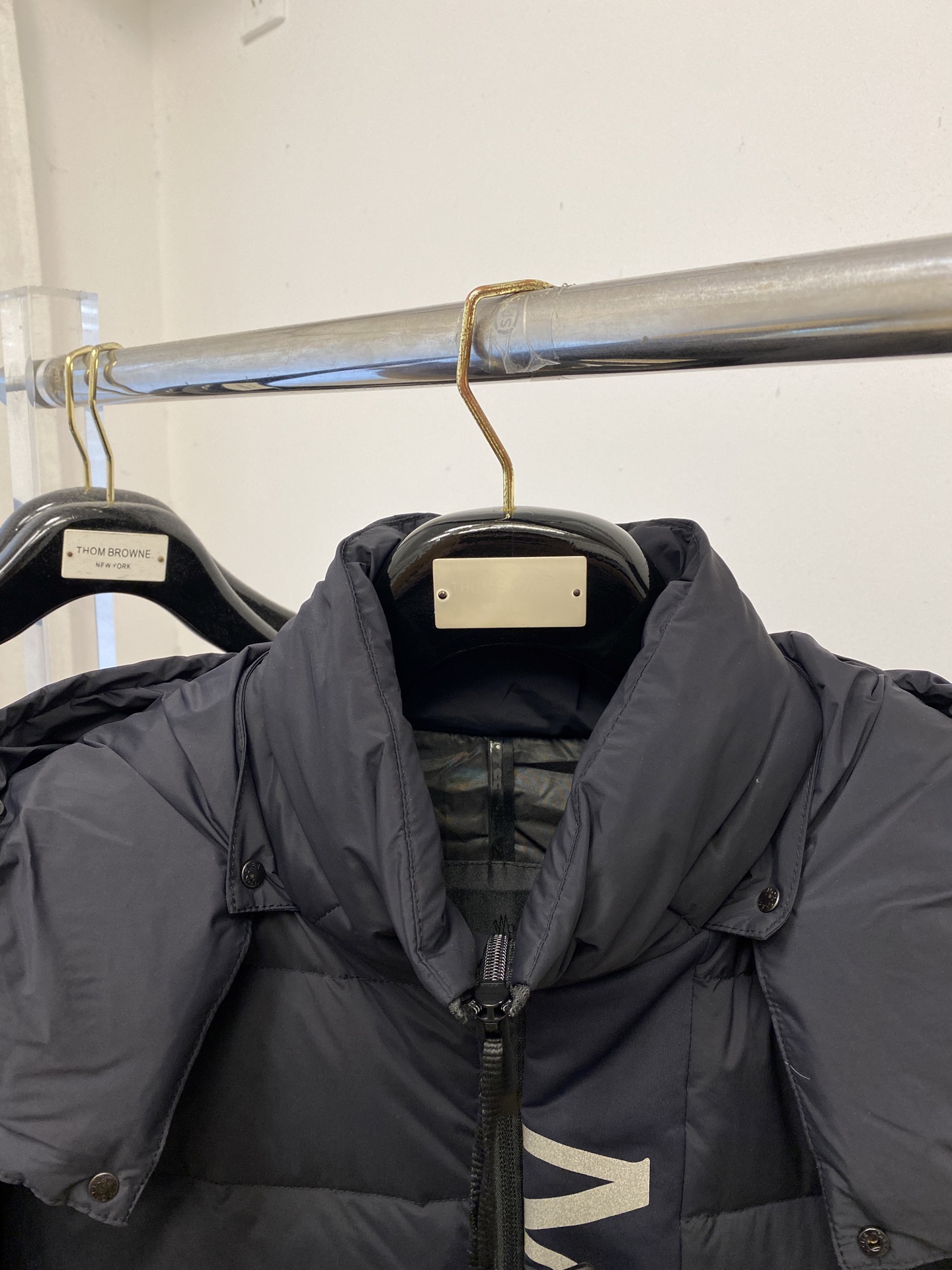 蒙口、2025最新款男士轻薄羽绒服、面料柔软舒适 ．上身版型超赞 ．拉链．辅料都是客供 、进口面料，轻便