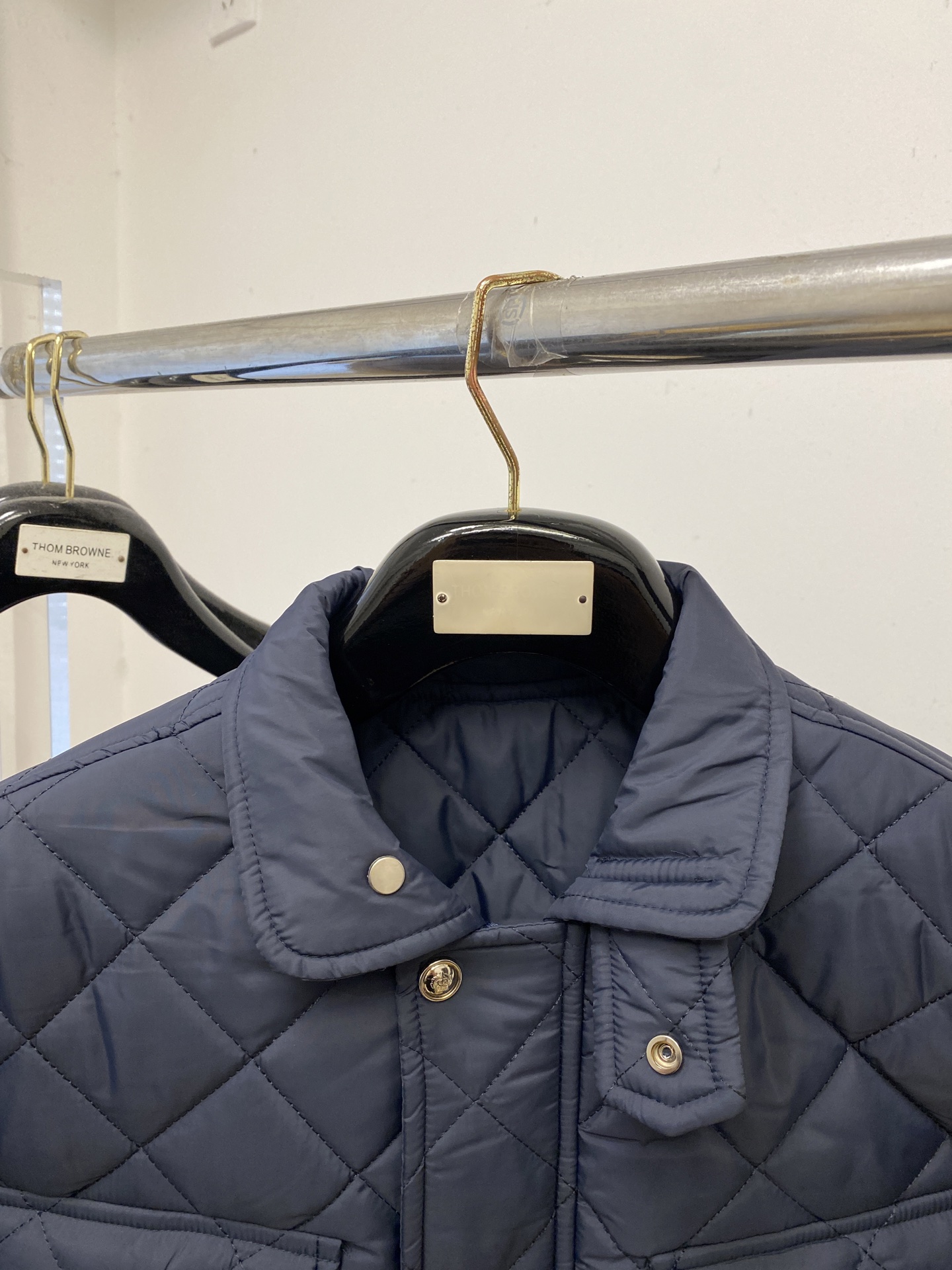 ￼lP🆕、2025最新款男士轻薄棉服面料柔软舒适 ．上身版型超赞 ．拉链．辅料都是客供 、进口面料，轻便