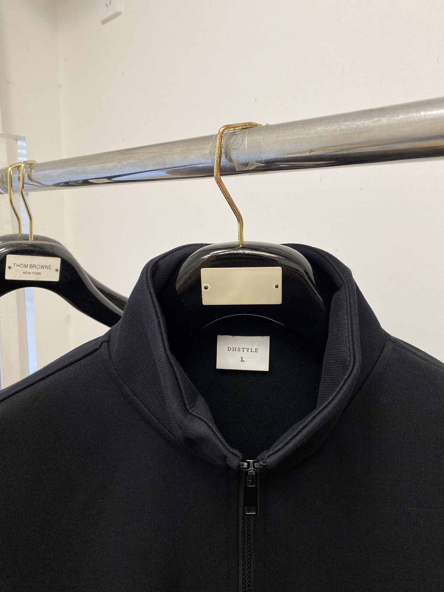 DESCENTE迪桑特、2025新品卫衣外套，帅气时尚，胸前精致刺绣图案logo，简约百搭款。面料棉 不