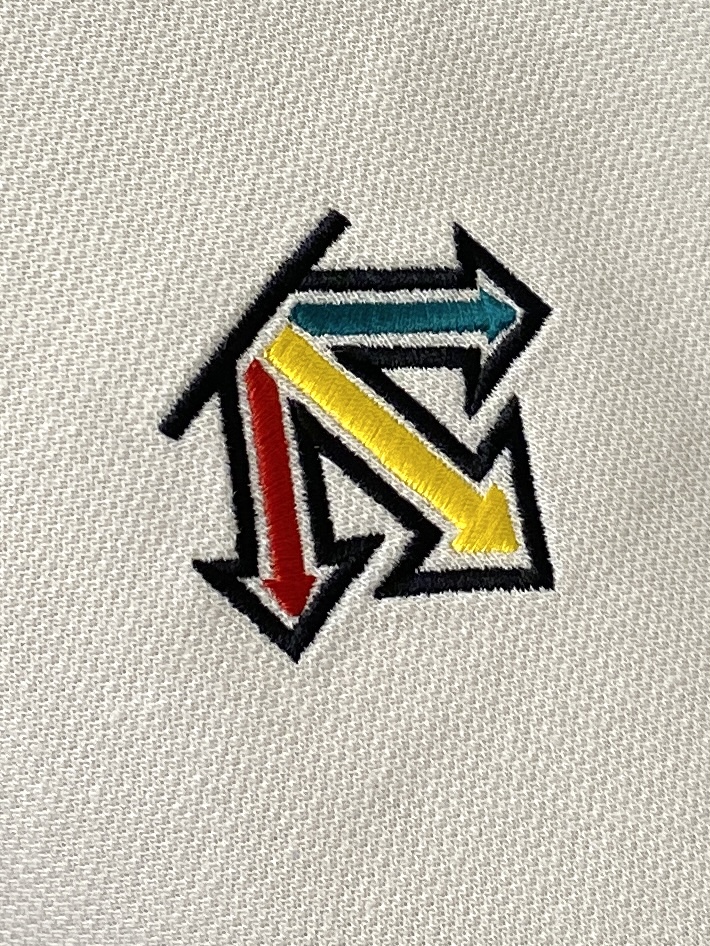 DESCENTE迪桑特、2025新品卫衣外套，帅气时尚，胸前精致刺绣图案logo，简约百搭款。面料棉 不