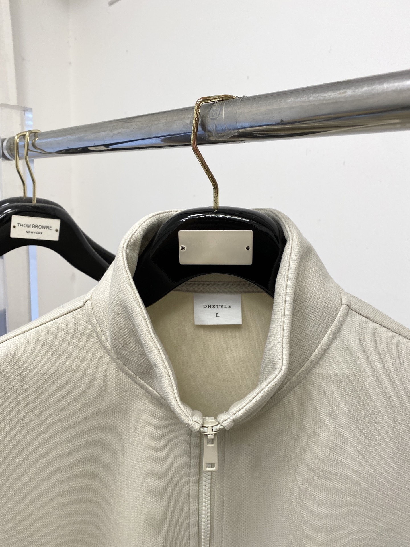 DESCENTE迪桑特、2025新品卫衣外套，帅气时尚，胸前精致刺绣图案logo，简约百搭款。面料棉 不