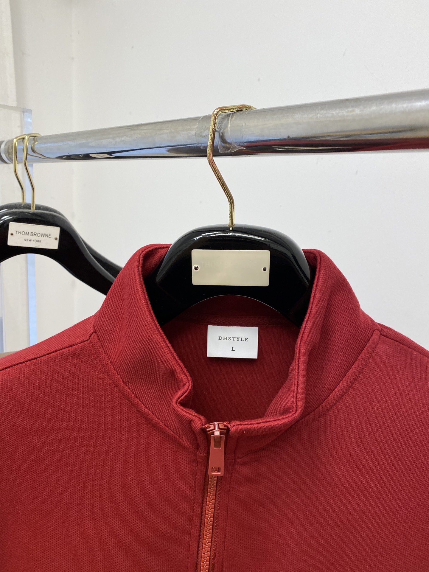 范思哲、2025新品卫衣外套，帅气时尚，胸前精致刺绣图案logo，简约百搭款。面料棉 不仅挺括，保持潮流