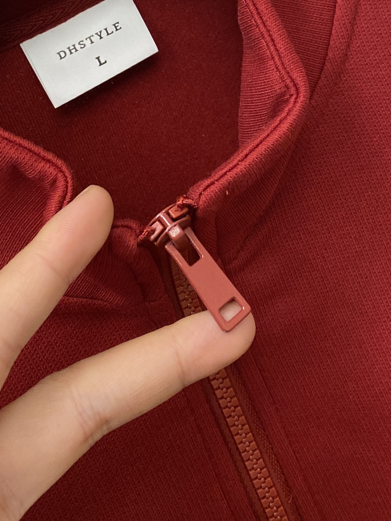 范思哲、2025新品卫衣外套，帅气时尚，胸前精致刺绣图案logo，简约百搭款。面料棉 不仅挺括，保持潮流