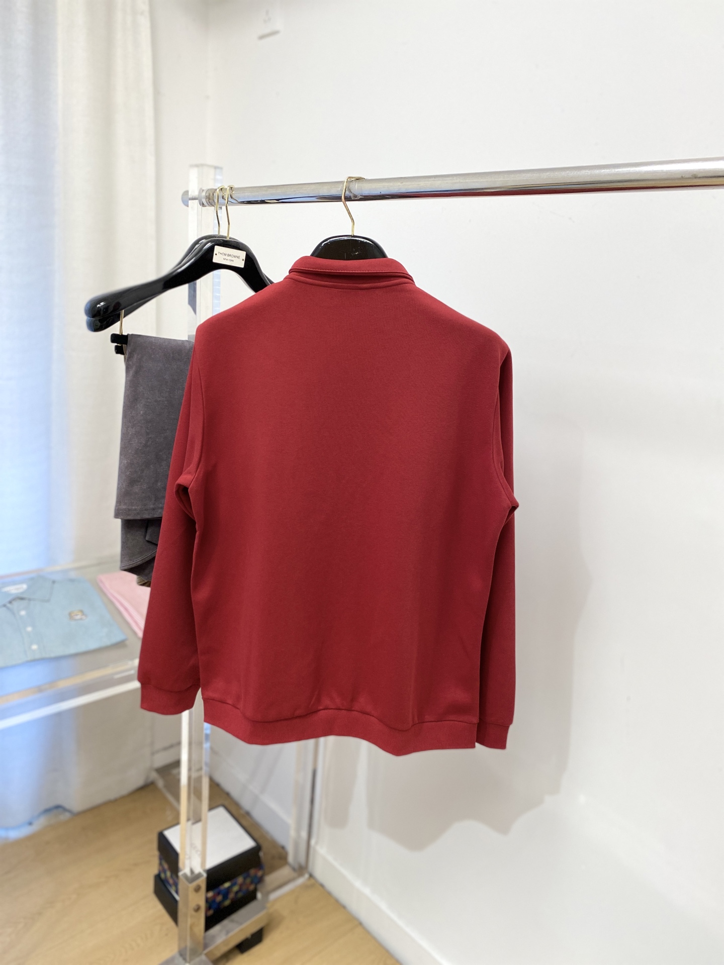 范思哲、2025新品卫衣外套，帅气时尚，胸前精致刺绣图案logo，简约百搭款。面料棉 不仅挺括，保持潮流