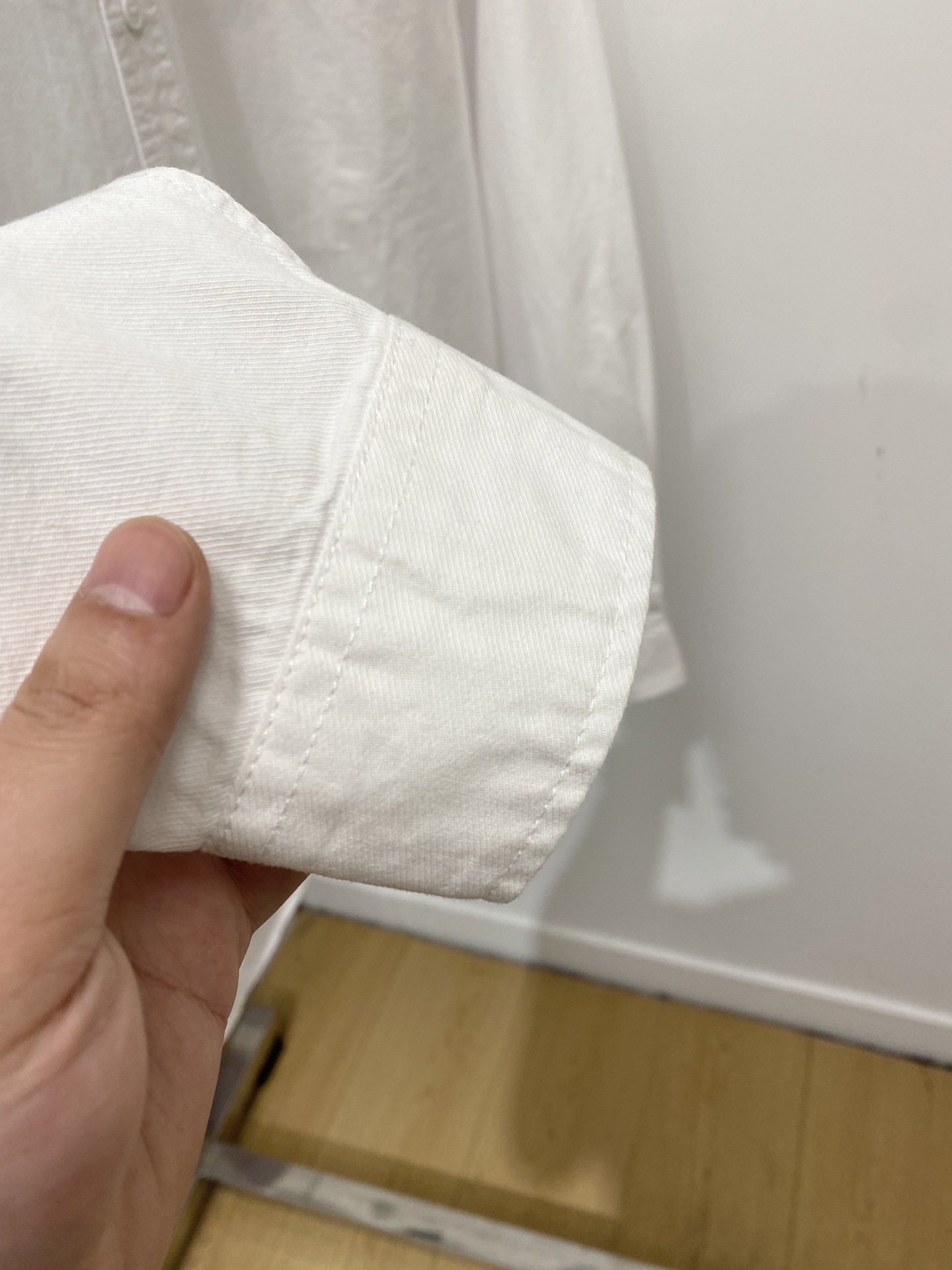 爱马仕、2025新品衬衫，时尚帅气，简约百搭款，定制原版面料，不仅挺括，保持潮流的廓形，又穿着舒适，纱织