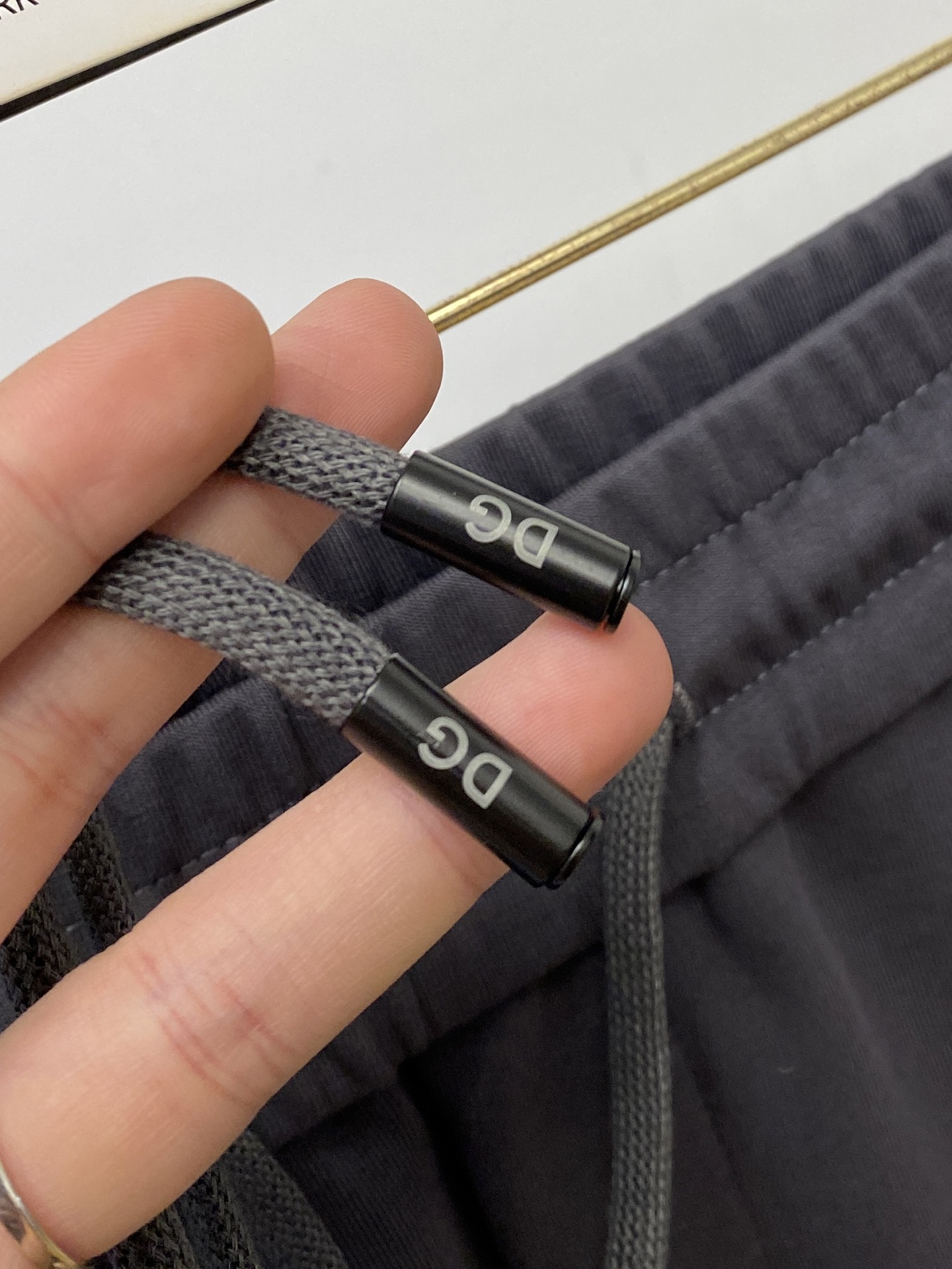 DG、2025爆款休闲裤 高弹显瘦必爆简约百搭爆款，做工精细，每一针都看得到用心，超多明星网红最爱 拉长