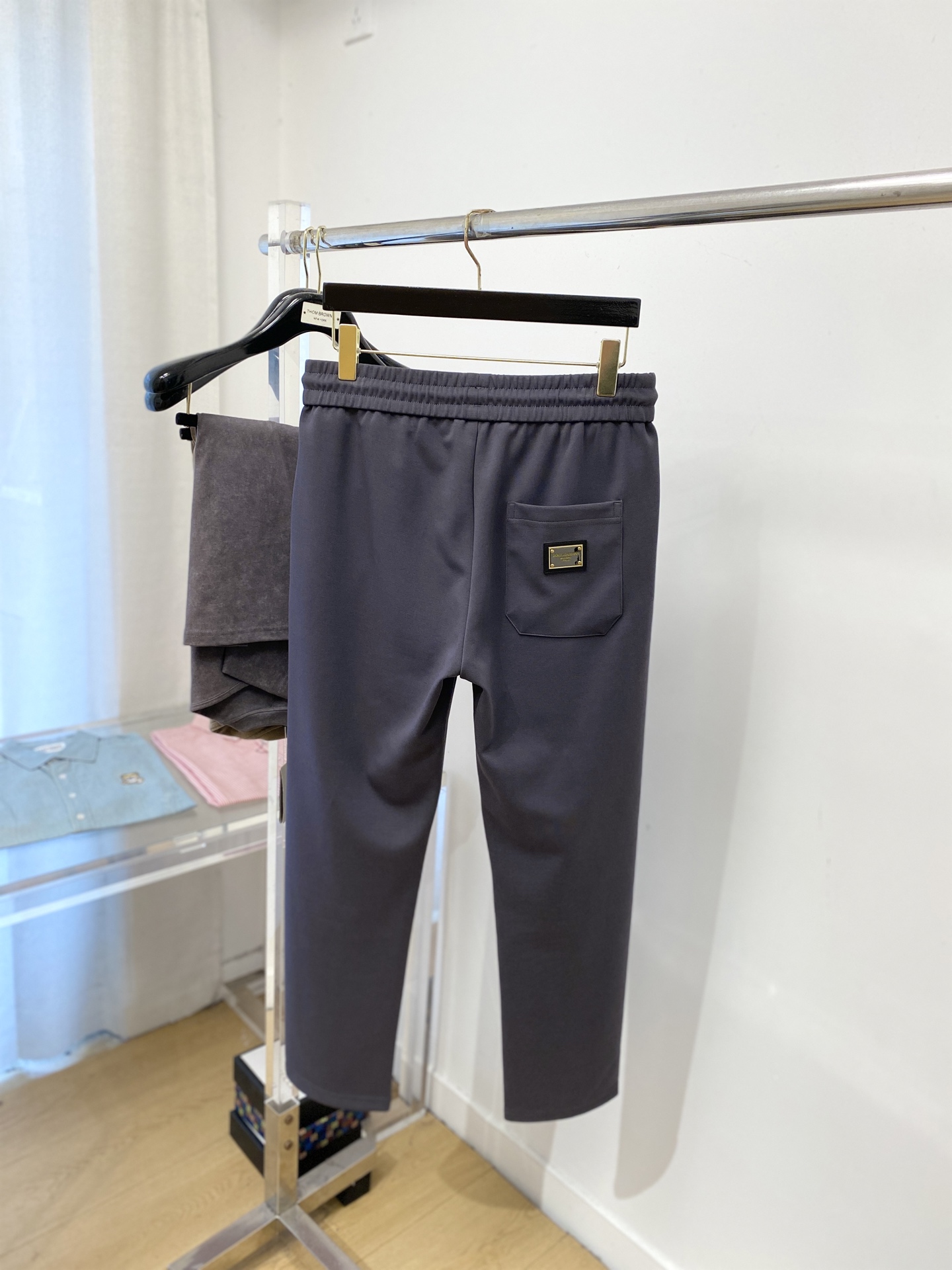 DG、2025爆款休闲裤 高弹显瘦必爆简约百搭爆款，做工精细，每一针都看得到用心，超多明星网红最爱 拉长