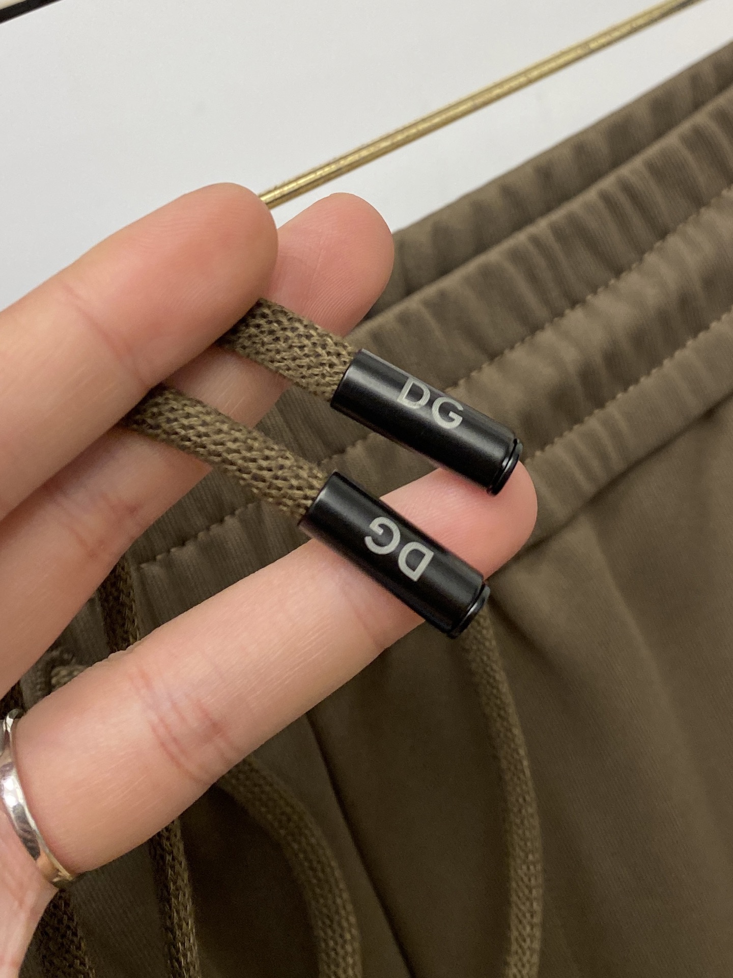 DG、2025爆款休闲裤 高弹显瘦必爆简约百搭爆款，做工精细，每一针都看得到用心，超多明星网红最爱 拉长