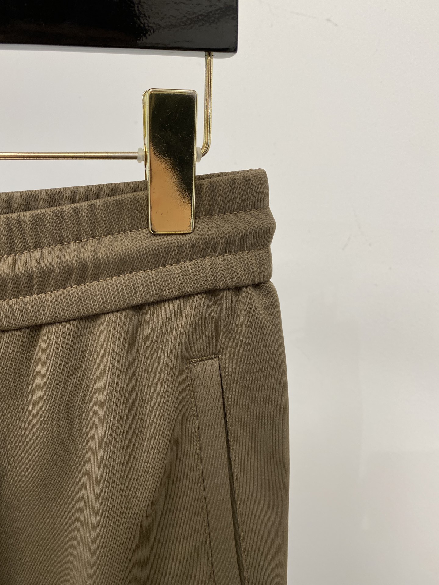 DG、2025爆款休闲裤 高弹显瘦必爆简约百搭爆款，做工精细，每一针都看得到用心，超多明星网红最爱 拉长