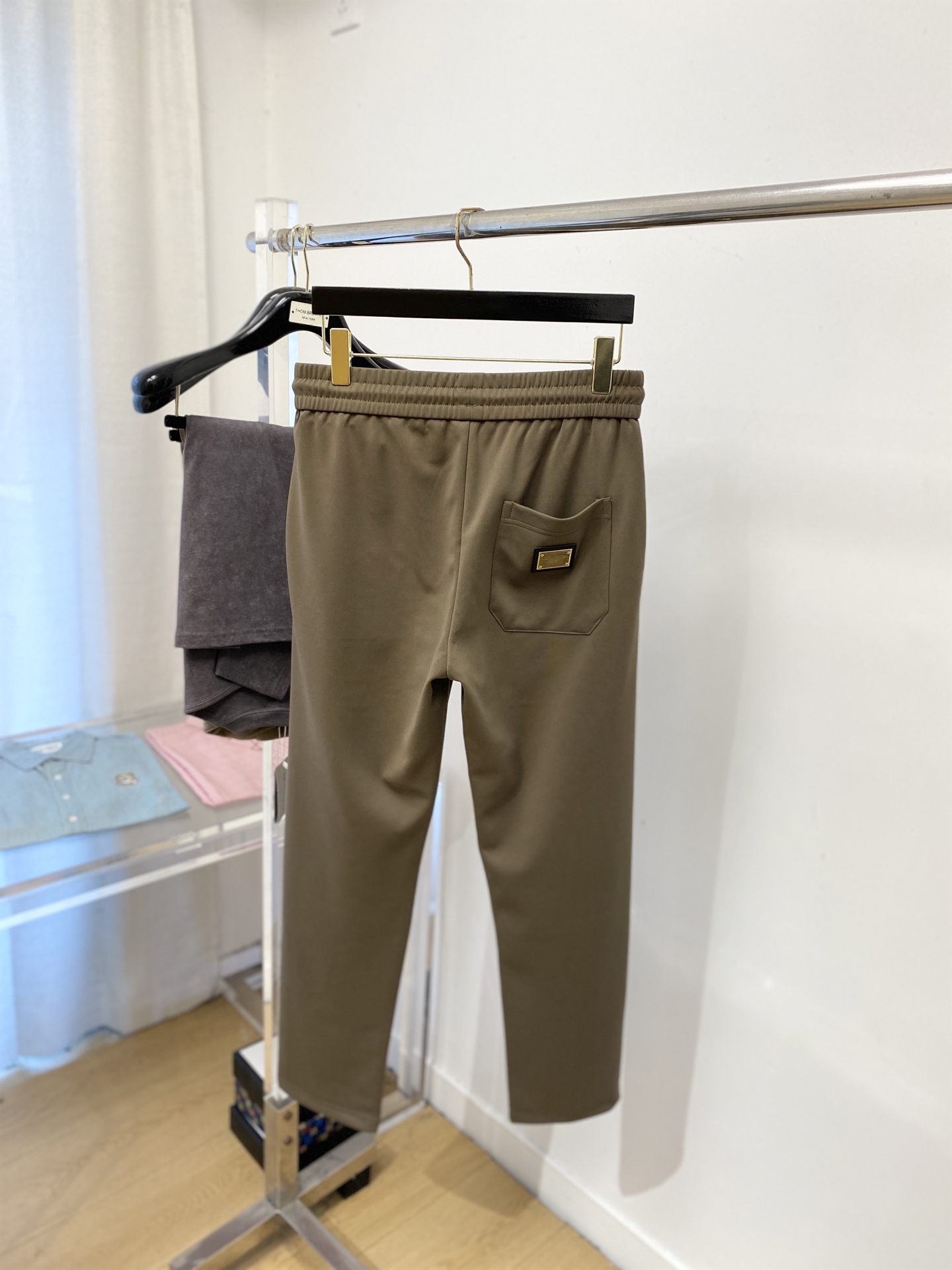 DG、2025爆款休闲裤 高弹显瘦必爆简约百搭爆款，做工精细，每一针都看得到用心，超多明星网红最爱 拉长