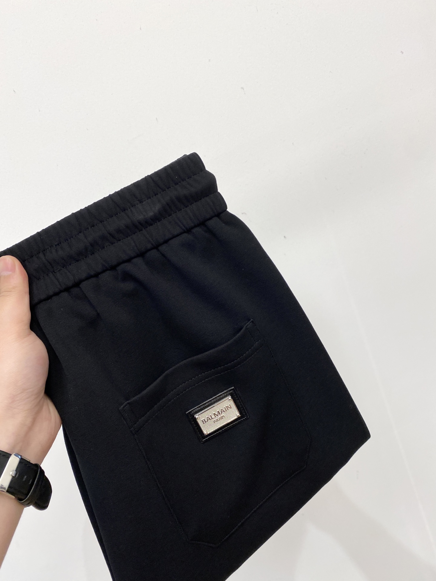 BALMAIN 巴尔曼、2025爆款休闲裤 高弹显瘦必爆简约百搭爆款，做工精细，每一针都看得到用心，超多