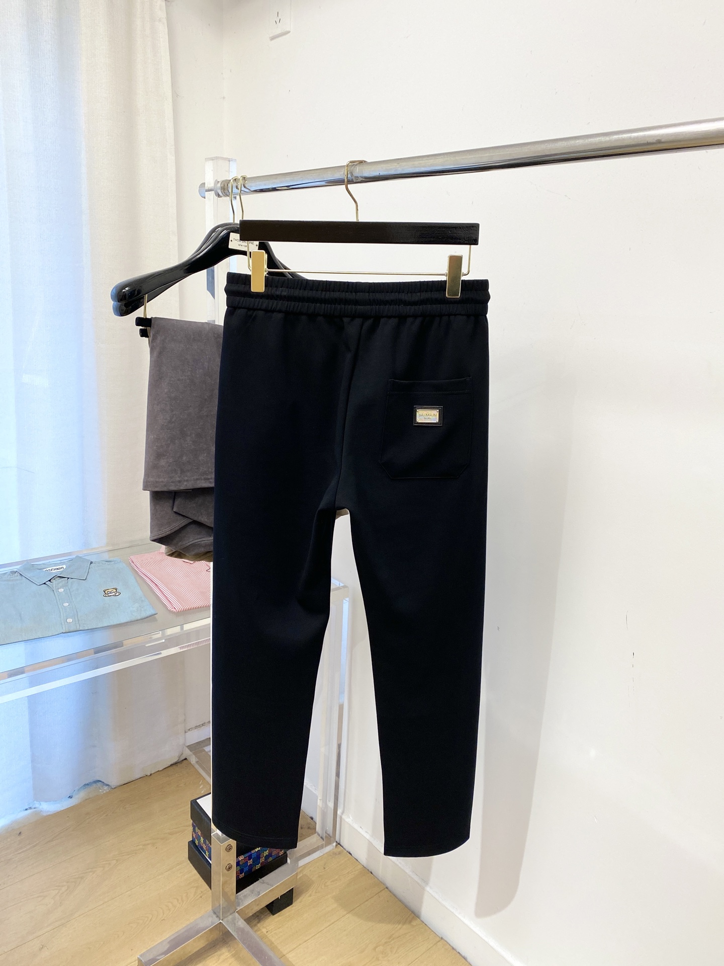 BALMAIN 巴尔曼、2025爆款休闲裤 高弹显瘦必爆简约百搭爆款，做工精细，每一针都看得到用心，超多