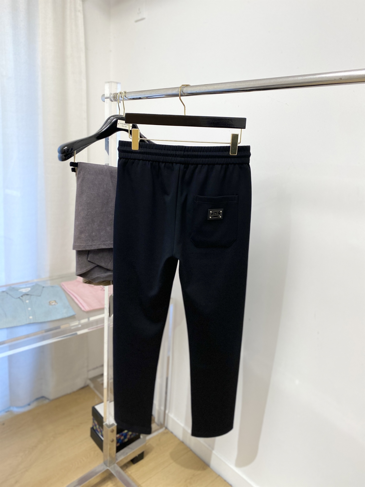 DG、2025爆款休闲裤 高弹显瘦必爆简约百搭爆款，做工精细，每一针都看得到用心，超多明星网红最爱 拉长