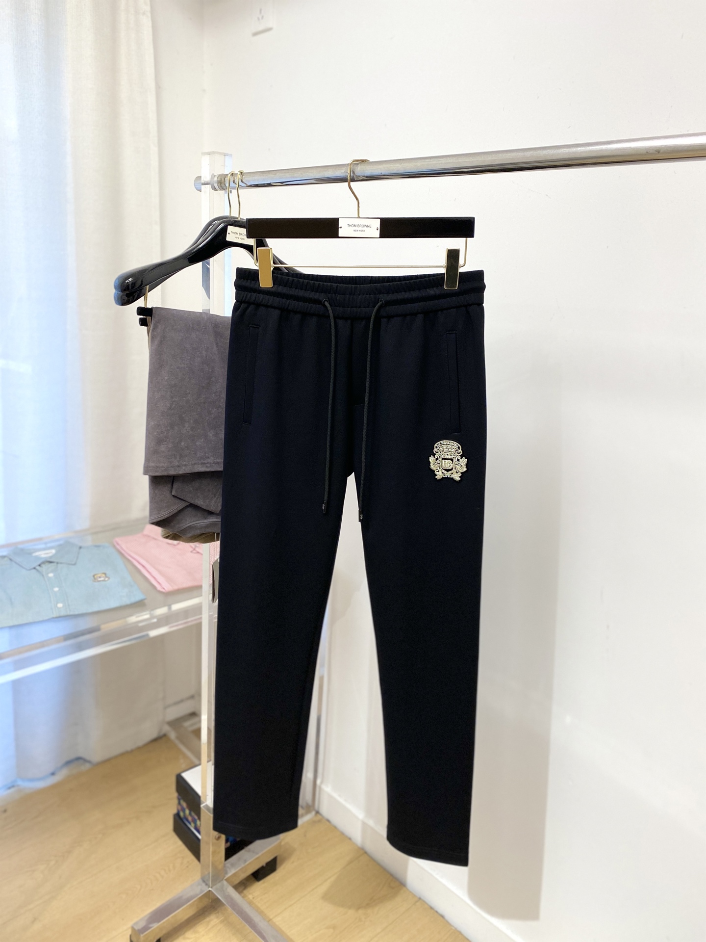 DG、2025爆款休闲裤 高弹显瘦必爆简约百搭爆款，做工精细，每一针都看得到用心，超多明星网红最爱 拉长