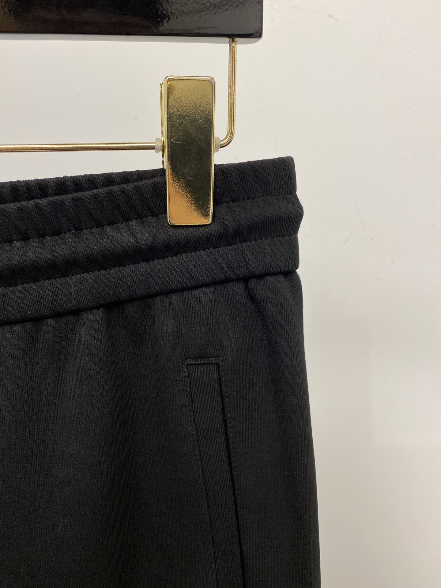 DG、2025爆款休闲裤 高弹显瘦必爆简约百搭爆款，做工精细，每一针都看得到用心，超多明星网红最爱 拉长