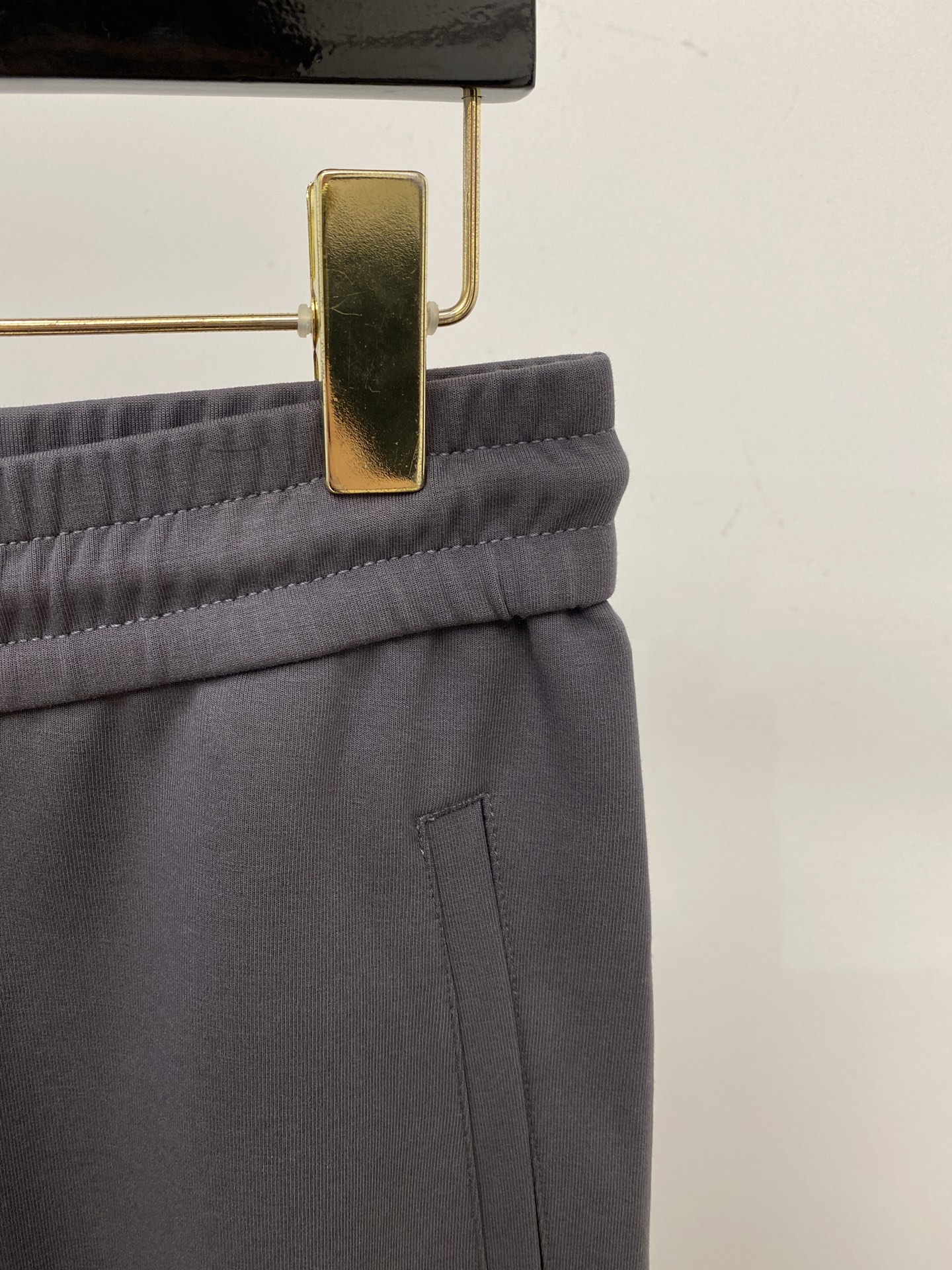 DG、2025爆款休闲裤 高弹显瘦必爆简约百搭爆款，做工精细，每一针都看得到用心，超多明星网红最爱 拉长